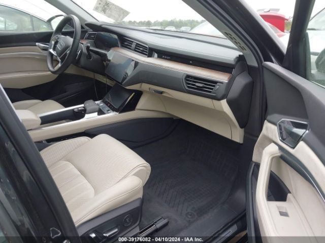 Photo 4 VIN: WA1VABGE6KB020156 - AUDI E-TRON 