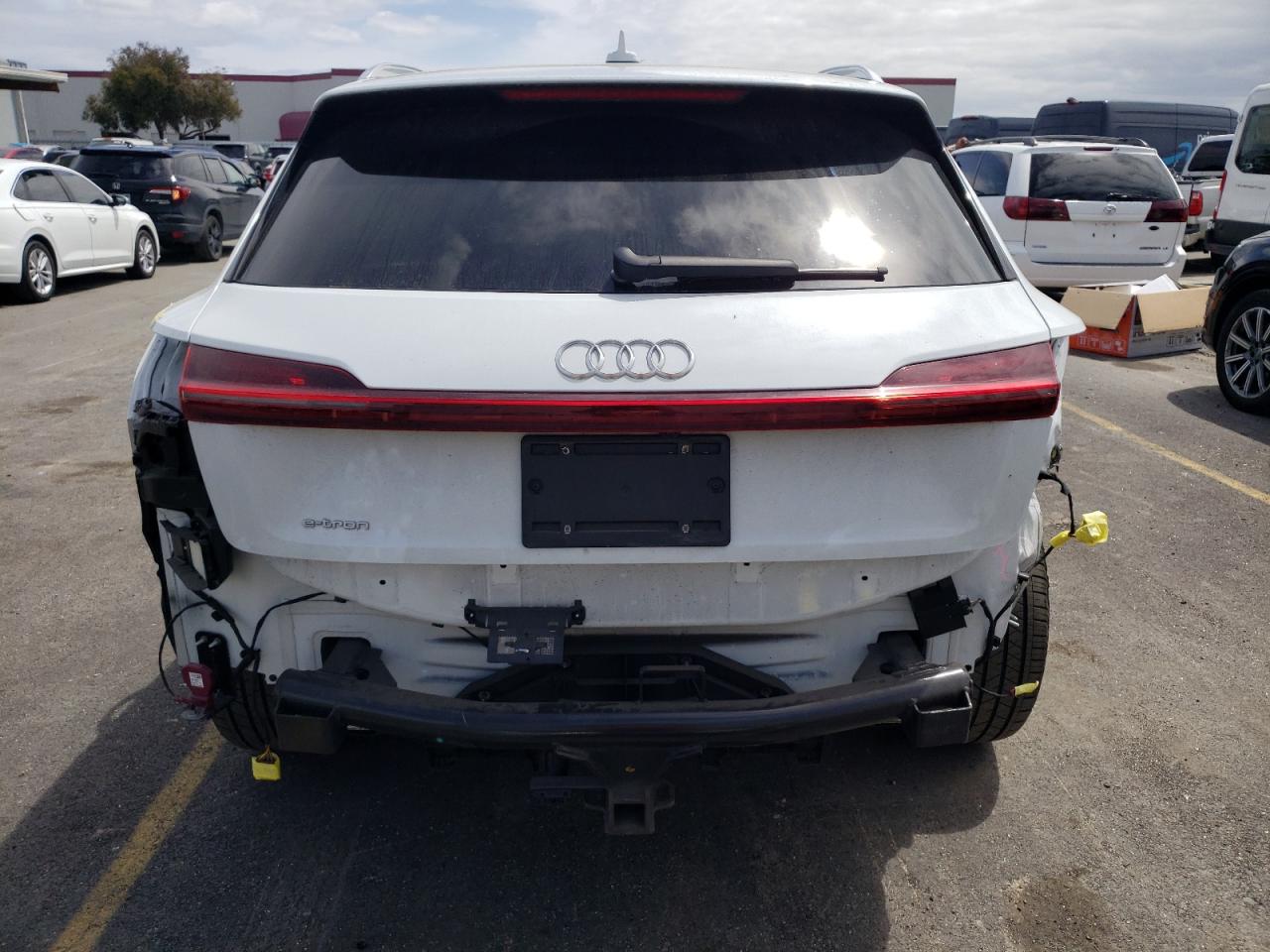 Photo 5 VIN: WA1VABGEXKB024128 - AUDI E-TRON 