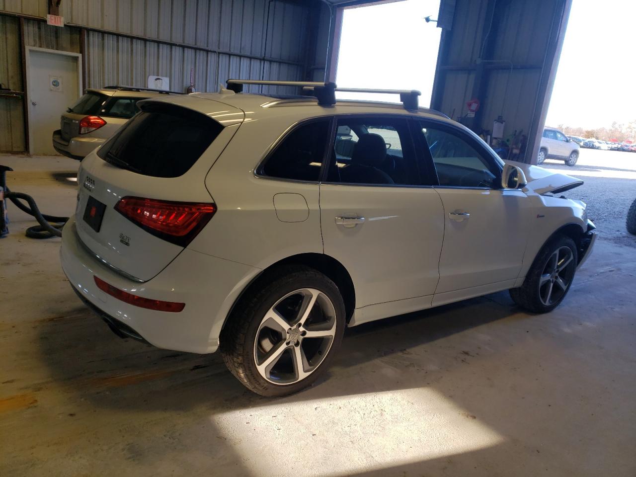 Photo 2 VIN: WA1W7AFP6GA134705 - AUDI Q5 