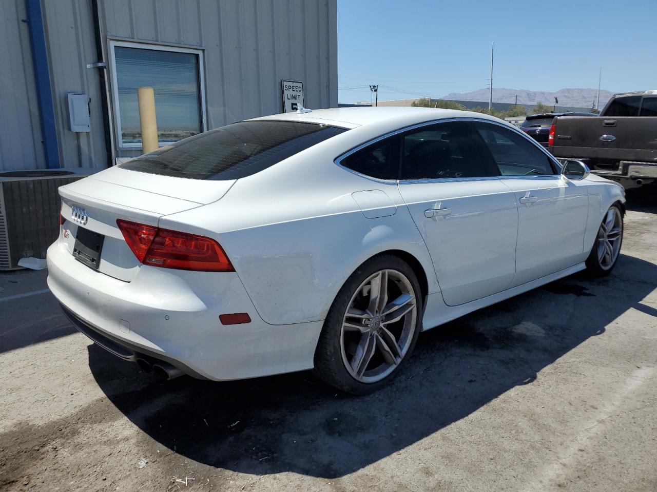 Photo 2 VIN: WAU32AFCXDN041238 - AUDI S7 