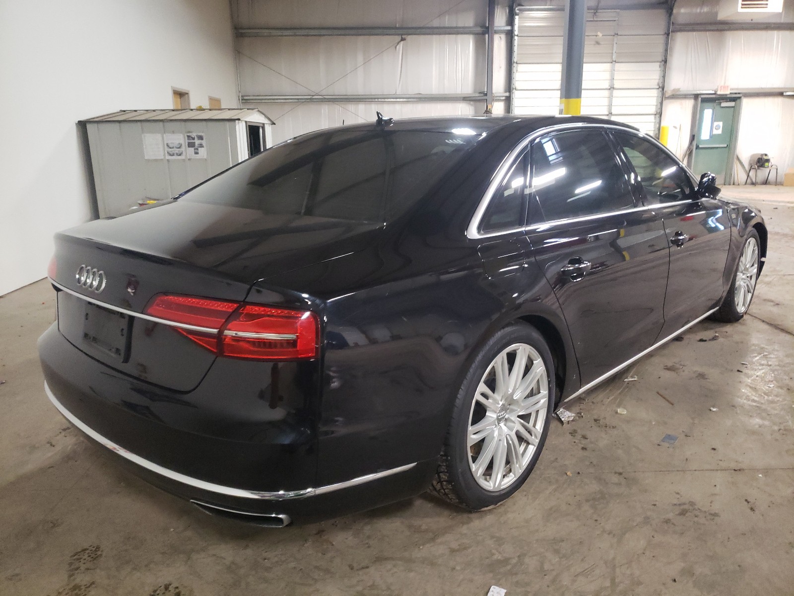 Photo 3 VIN: WAU32AFD3FN026026 - AUDI A8 