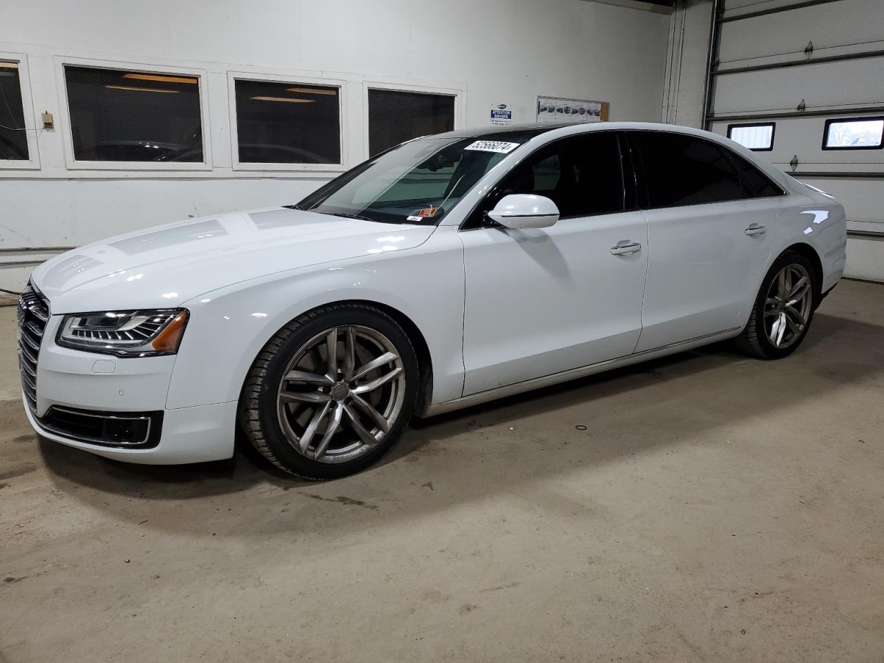 Photo 0 VIN: WAU32AFD9FN031912 - AUDI A8 