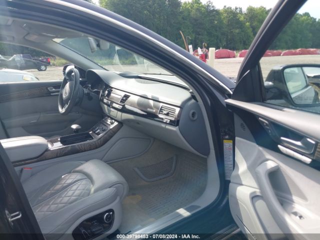 Photo 4 VIN: WAU32AFDXFN025472 - AUDI A8 