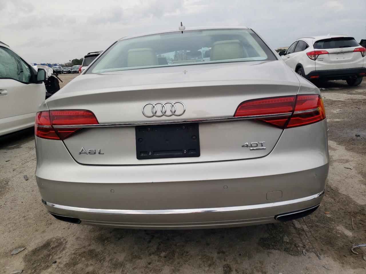 Photo 5 VIN: WAU32AFDXFN032941 - AUDI A8 