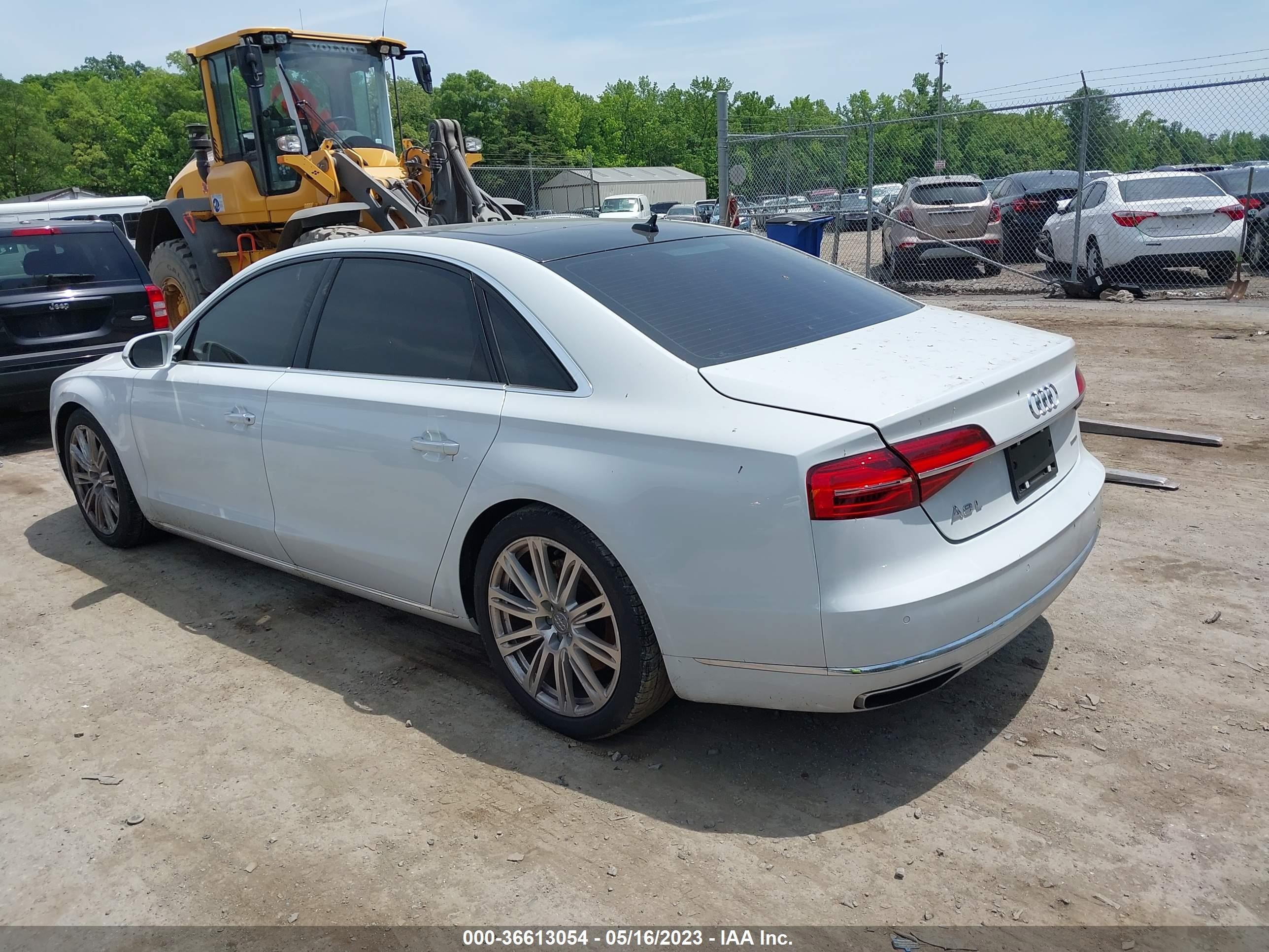 Photo 2 VIN: WAU34AFD2GN012498 - AUDI A8 