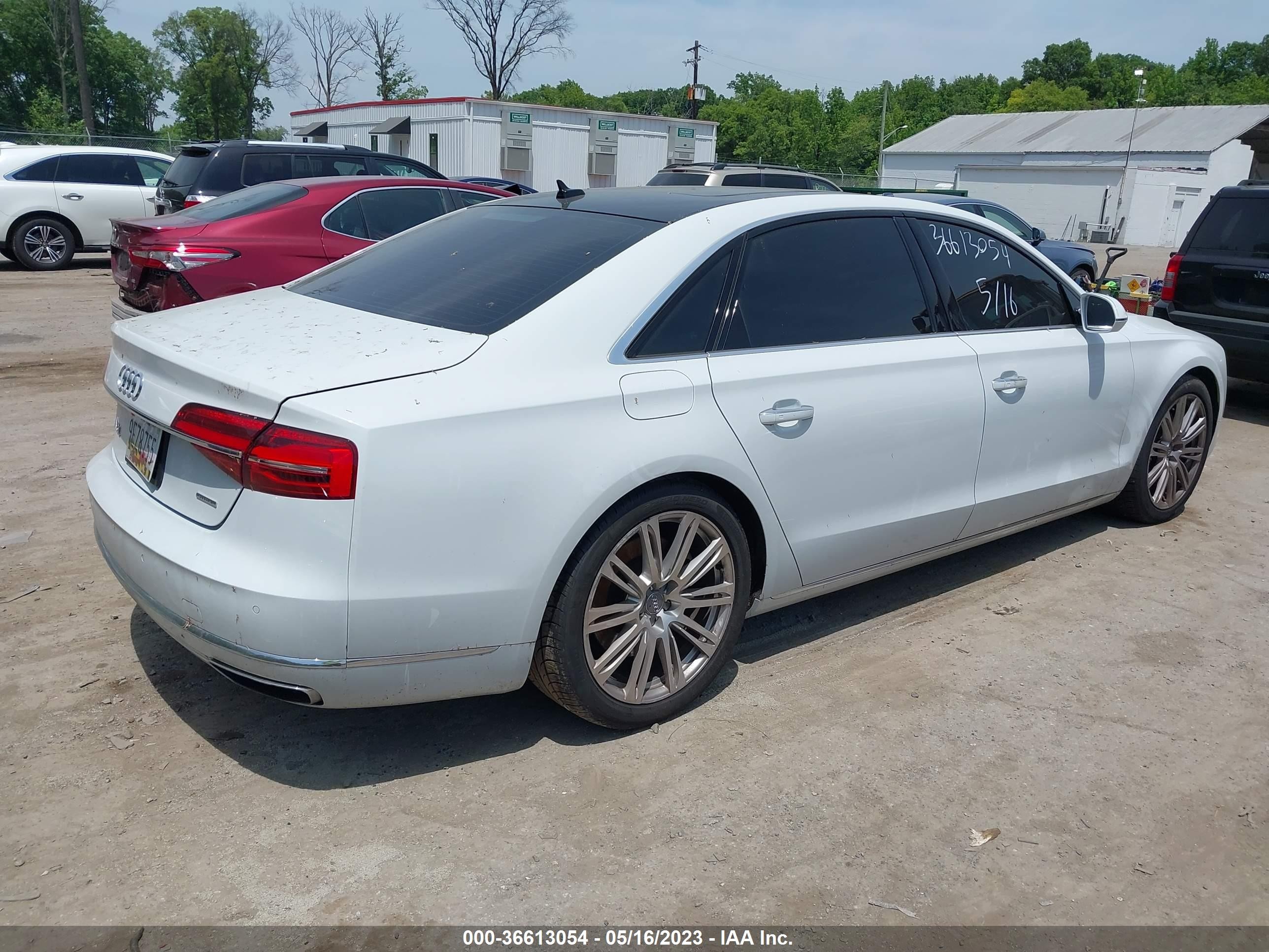 Photo 3 VIN: WAU34AFD2GN012498 - AUDI A8 