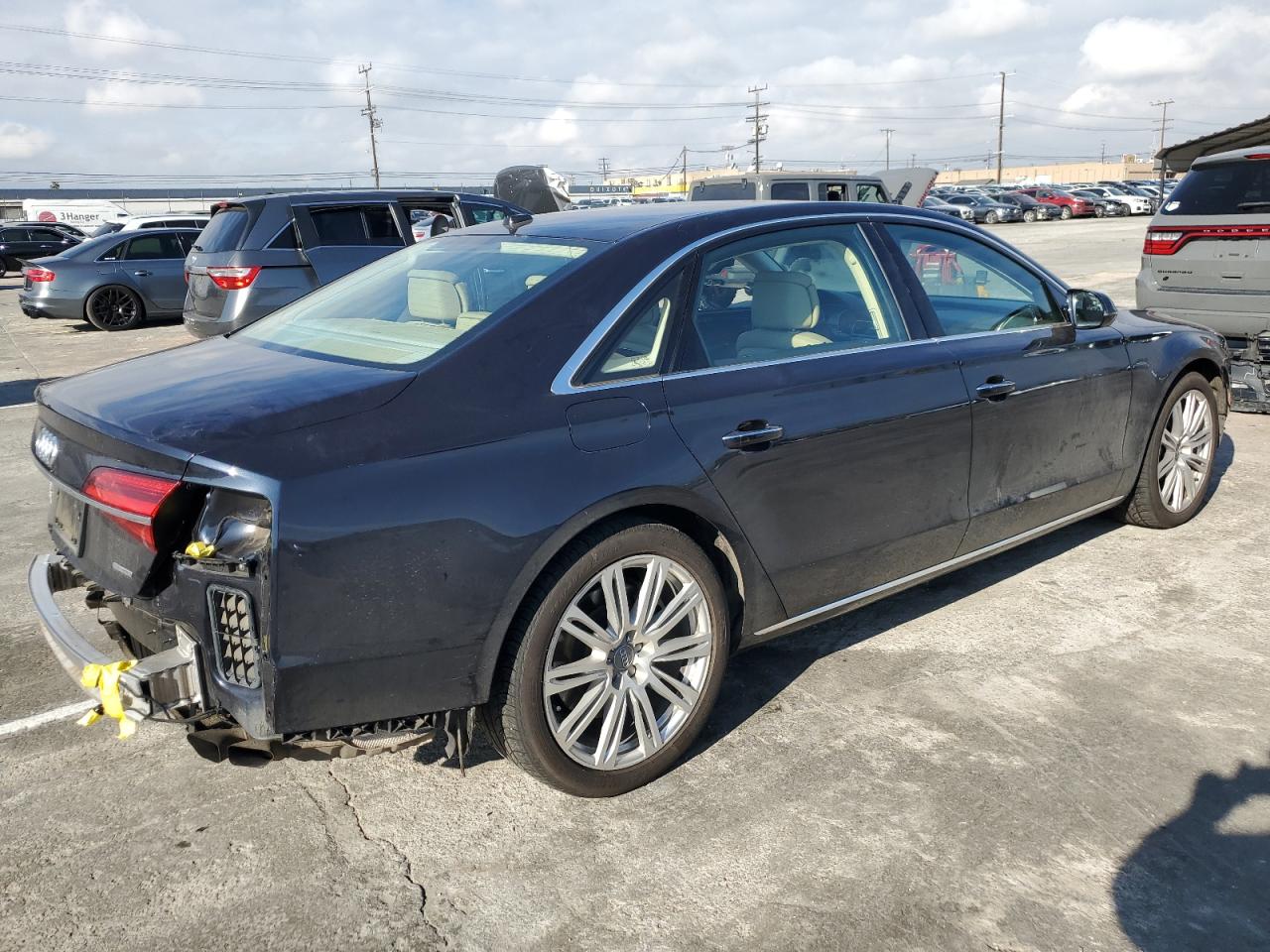 Photo 2 VIN: WAU3GAFD2FN036113 - AUDI A8 