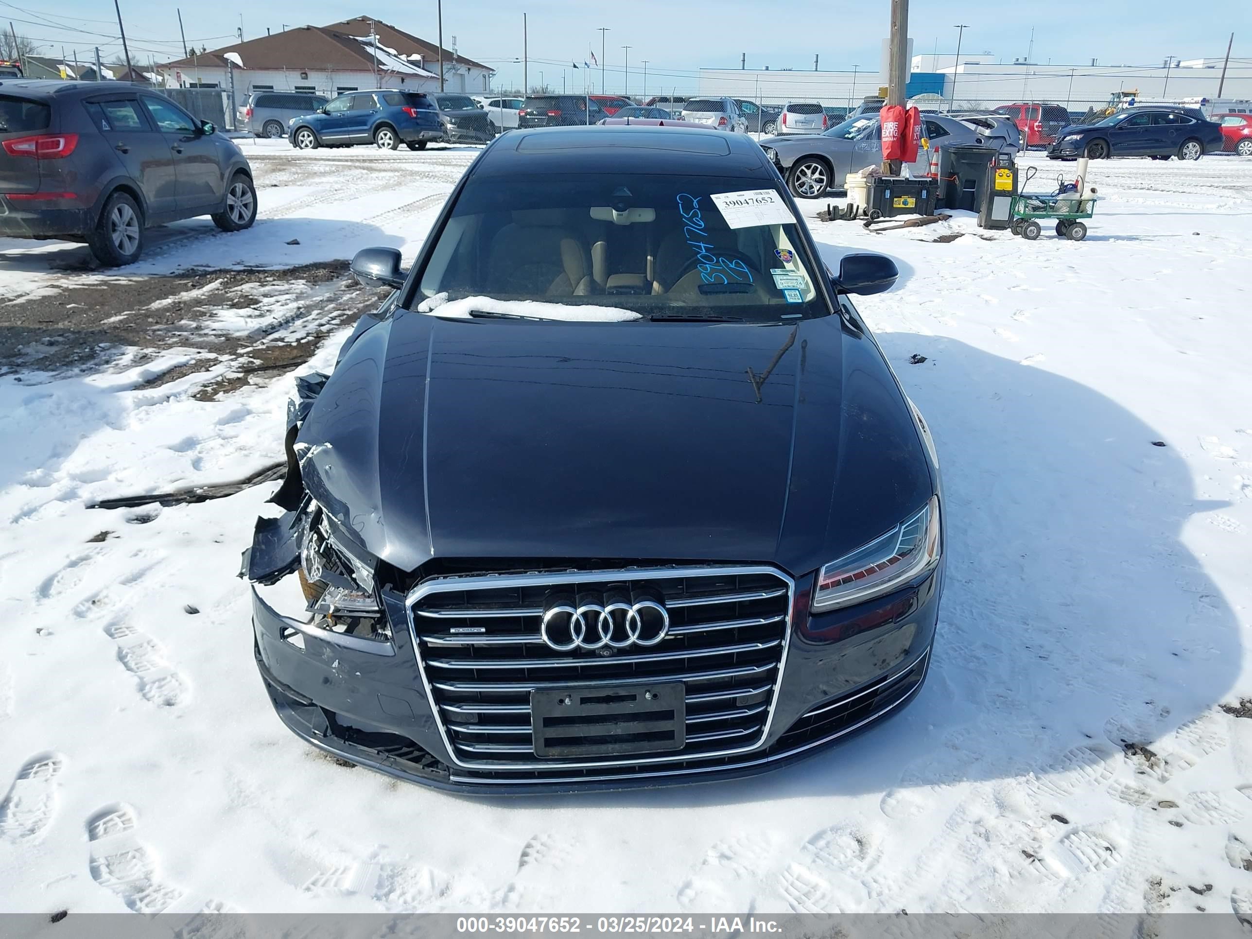 Photo 11 VIN: WAU3GAFD8FN011832 - AUDI A8 