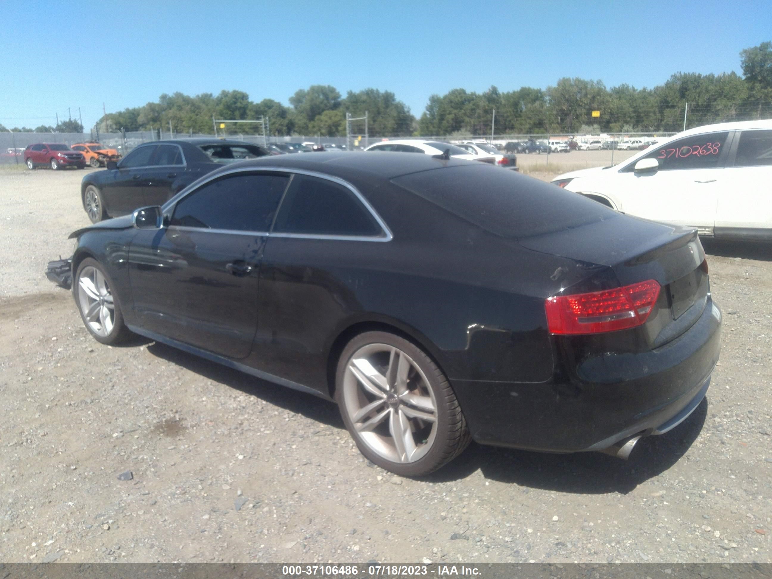 Photo 2 VIN: WAU3VAFRXAA014216 - AUDI S5 