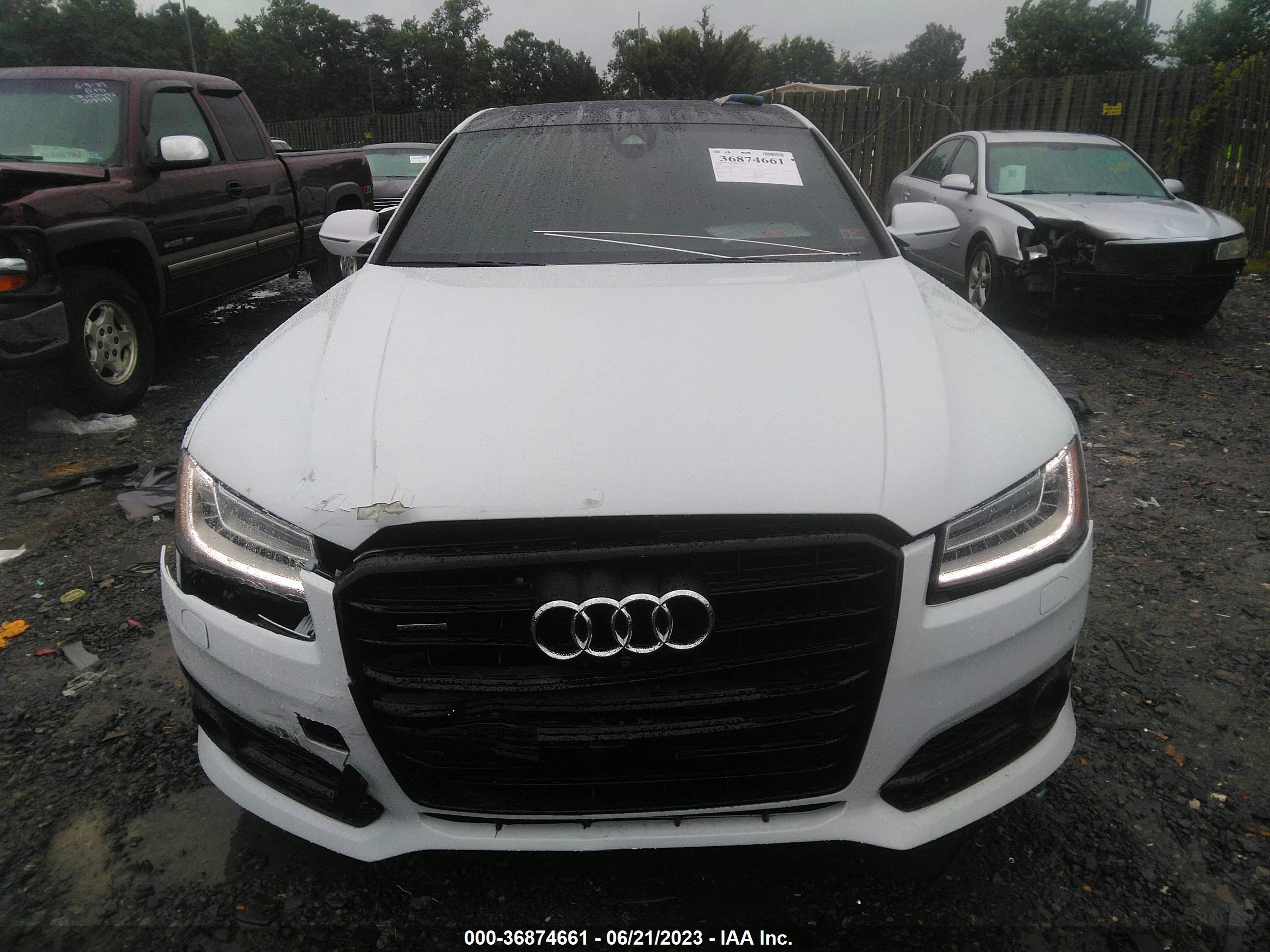 Photo 11 VIN: WAU44AFD4HN020883 - AUDI A8 