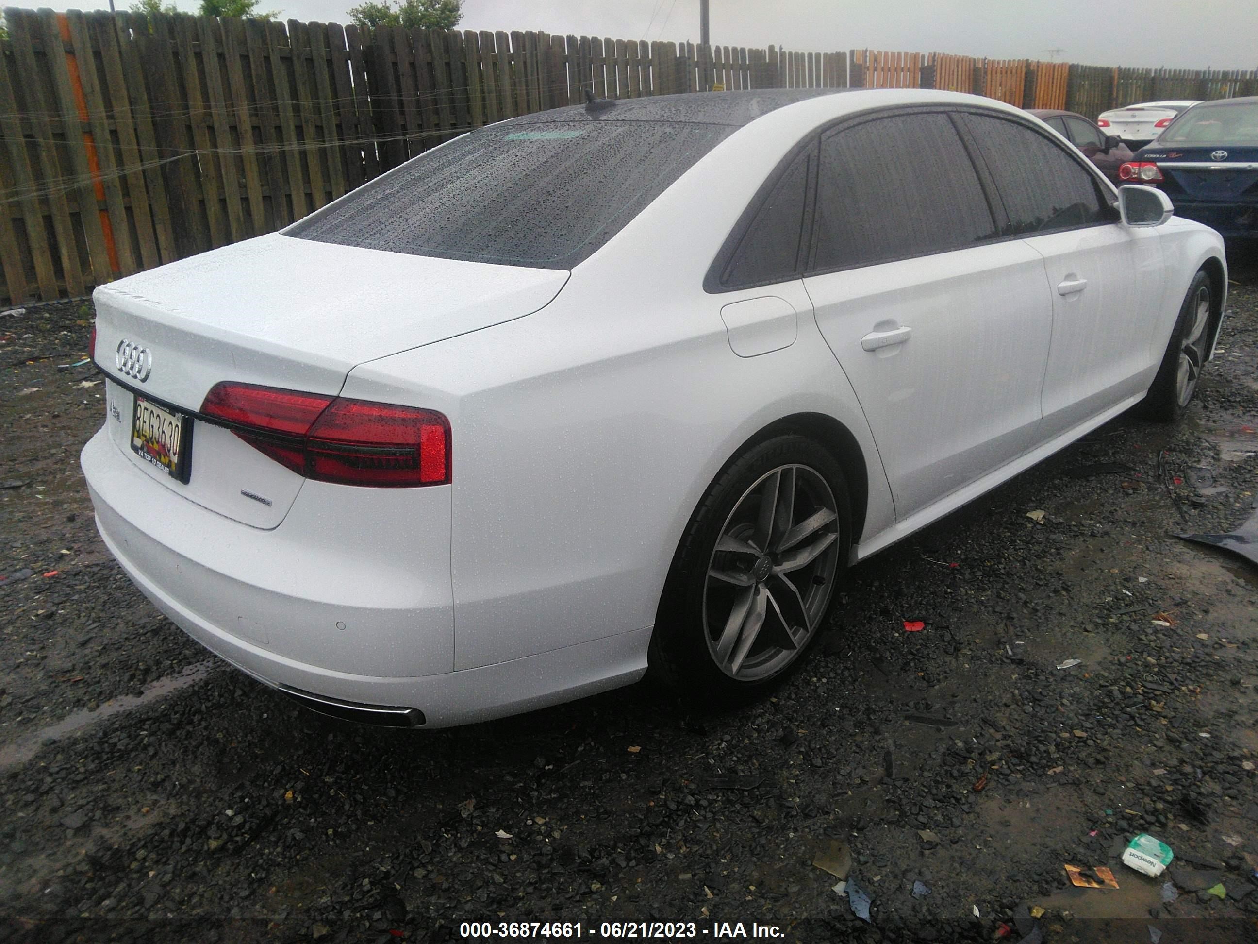 Photo 3 VIN: WAU44AFD4HN020883 - AUDI A8 