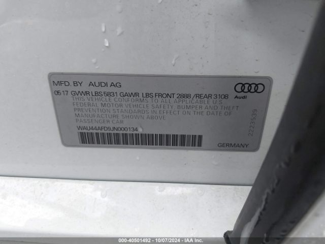 Photo 8 VIN: WAU44AFD9JN000134 - AUDI A8 