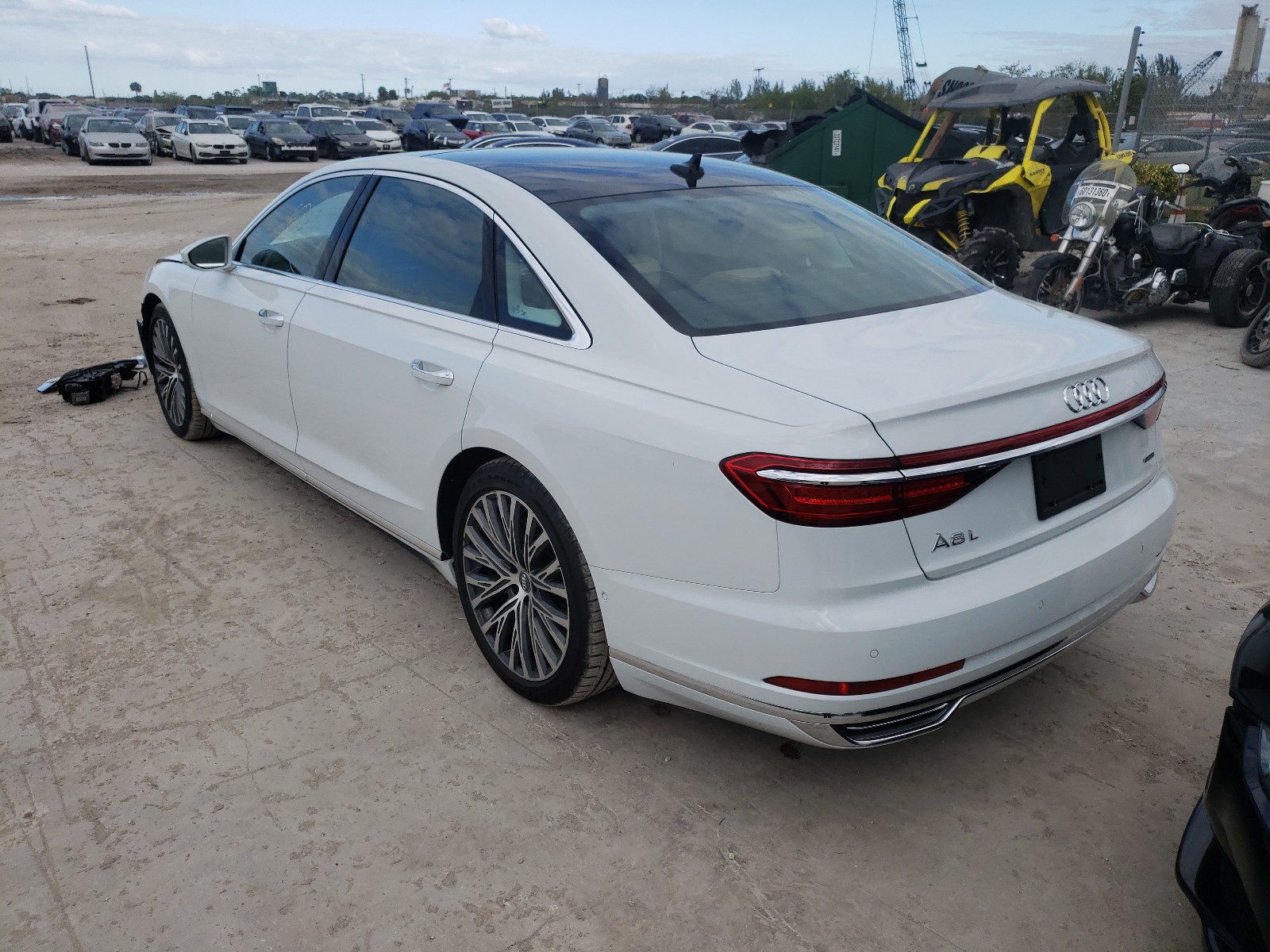 Photo 2 VIN: WAU8DAF81KN018410 - AUDI A8 L 