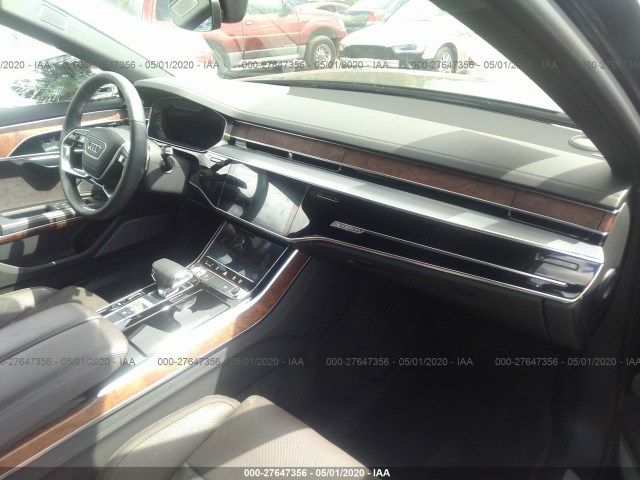 Photo 4 VIN: WAU8DAF84KN017199 - AUDI A8 