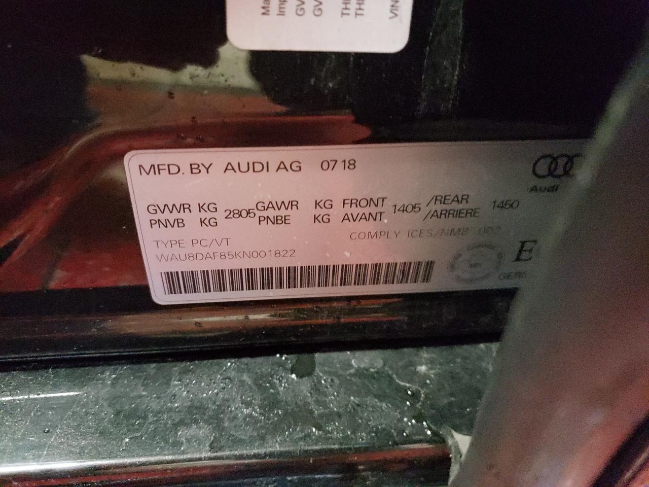 Photo 9 VIN: WAU8DAF85KN001822 - AUDI A8 