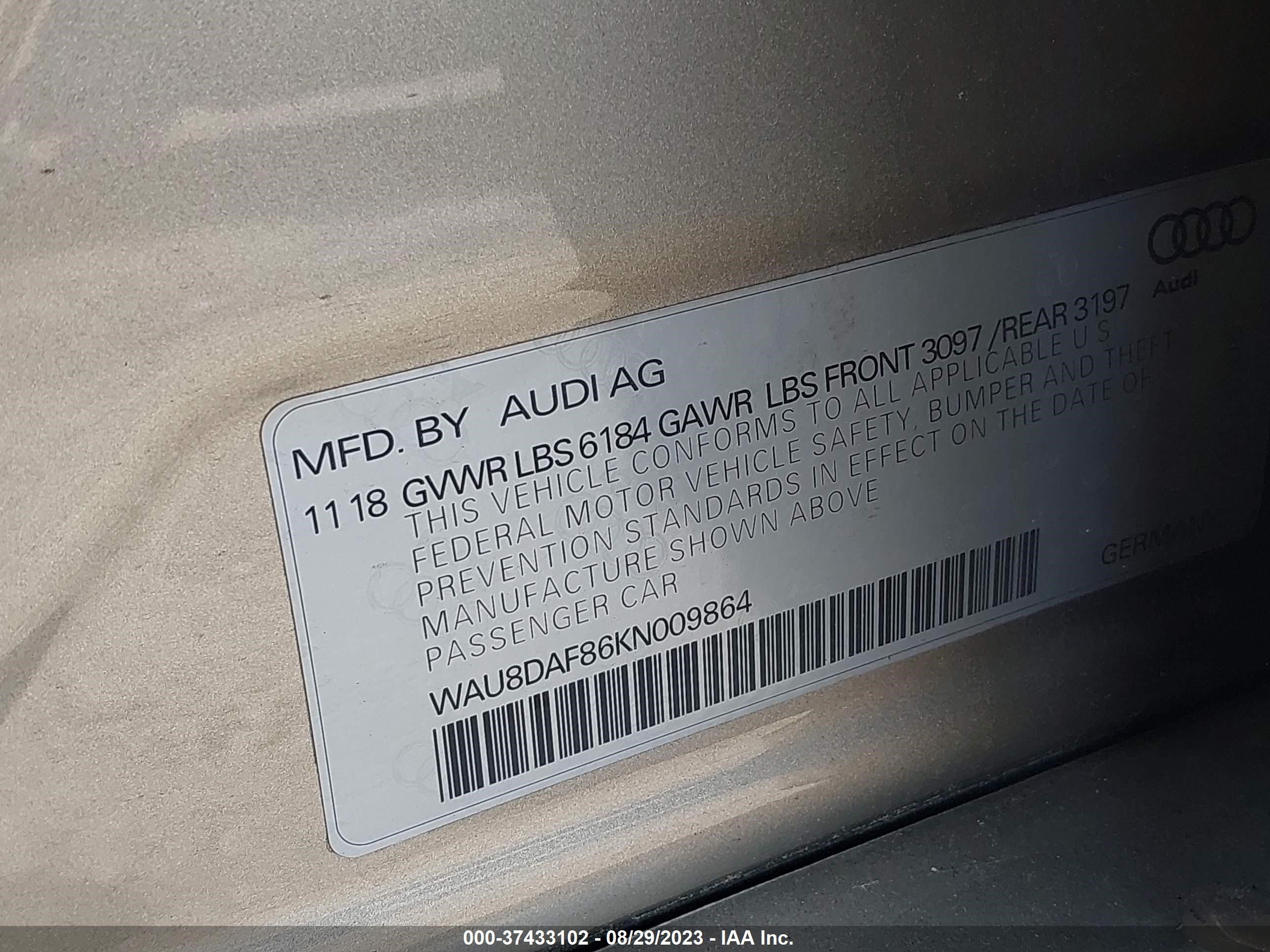 Photo 8 VIN: WAU8DAF86KN009864 - AUDI A8 