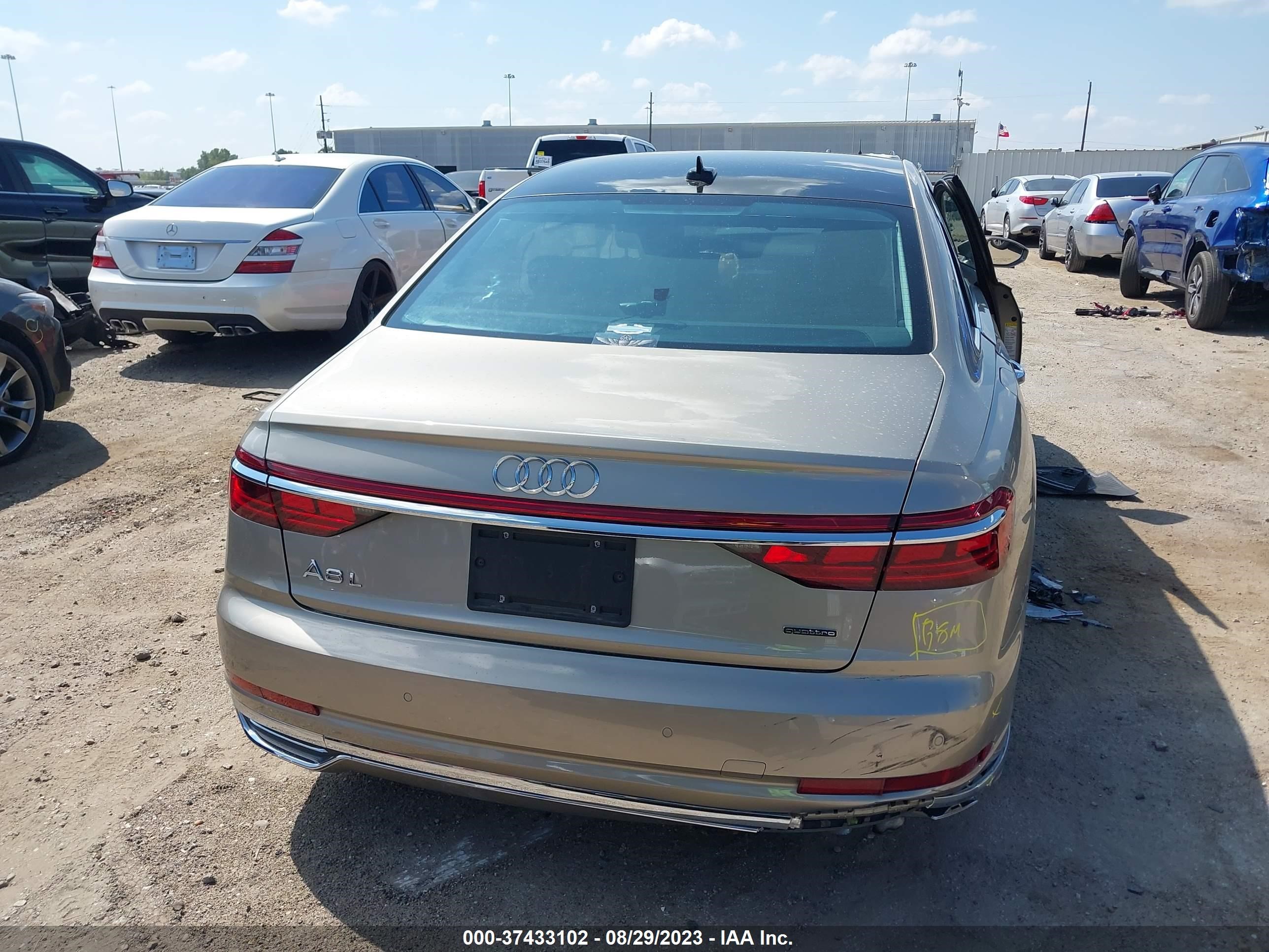 Photo 15 VIN: WAU8DAF86KN009864 - AUDI A8 