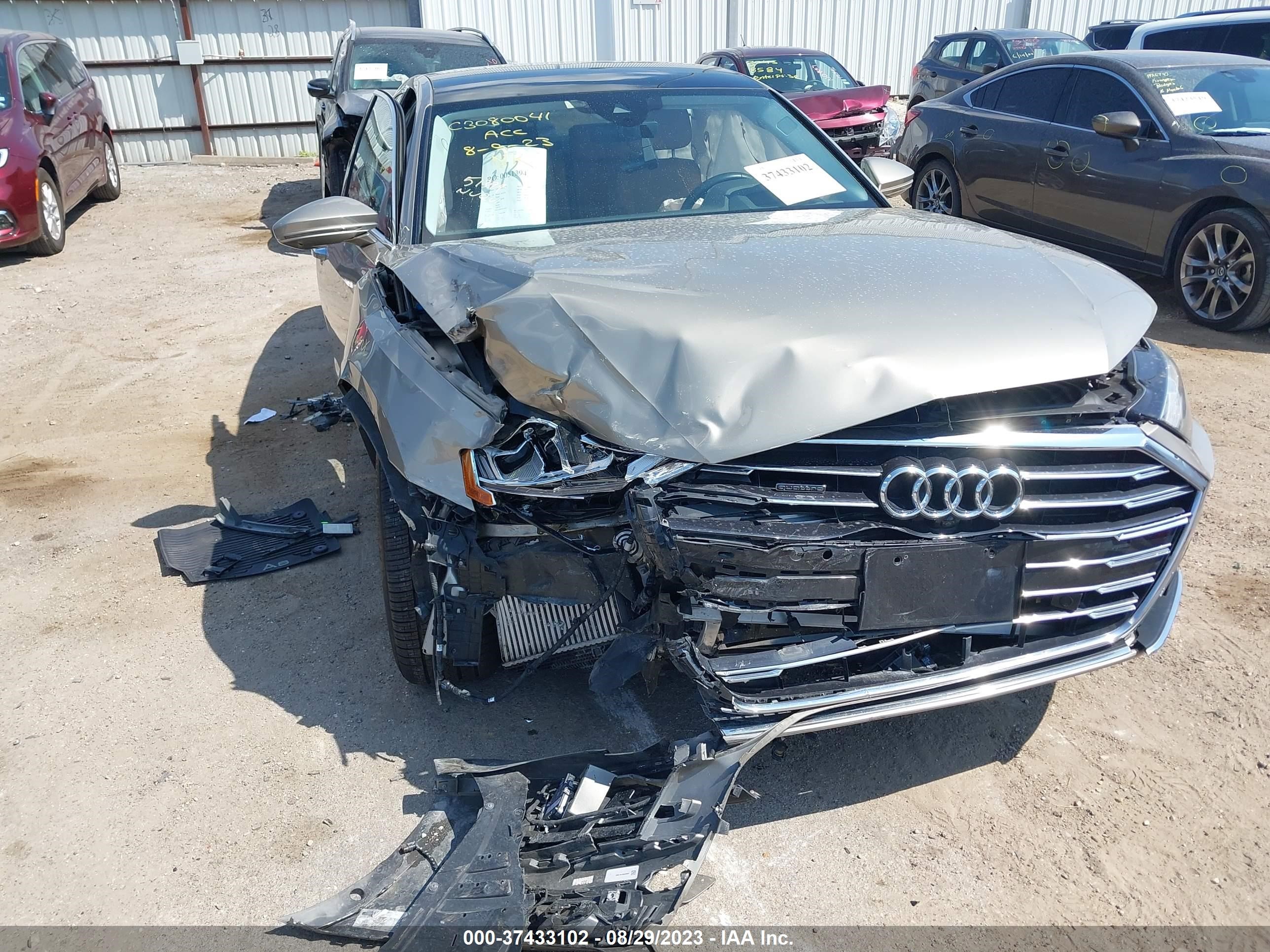 Photo 5 VIN: WAU8DAF86KN009864 - AUDI A8 