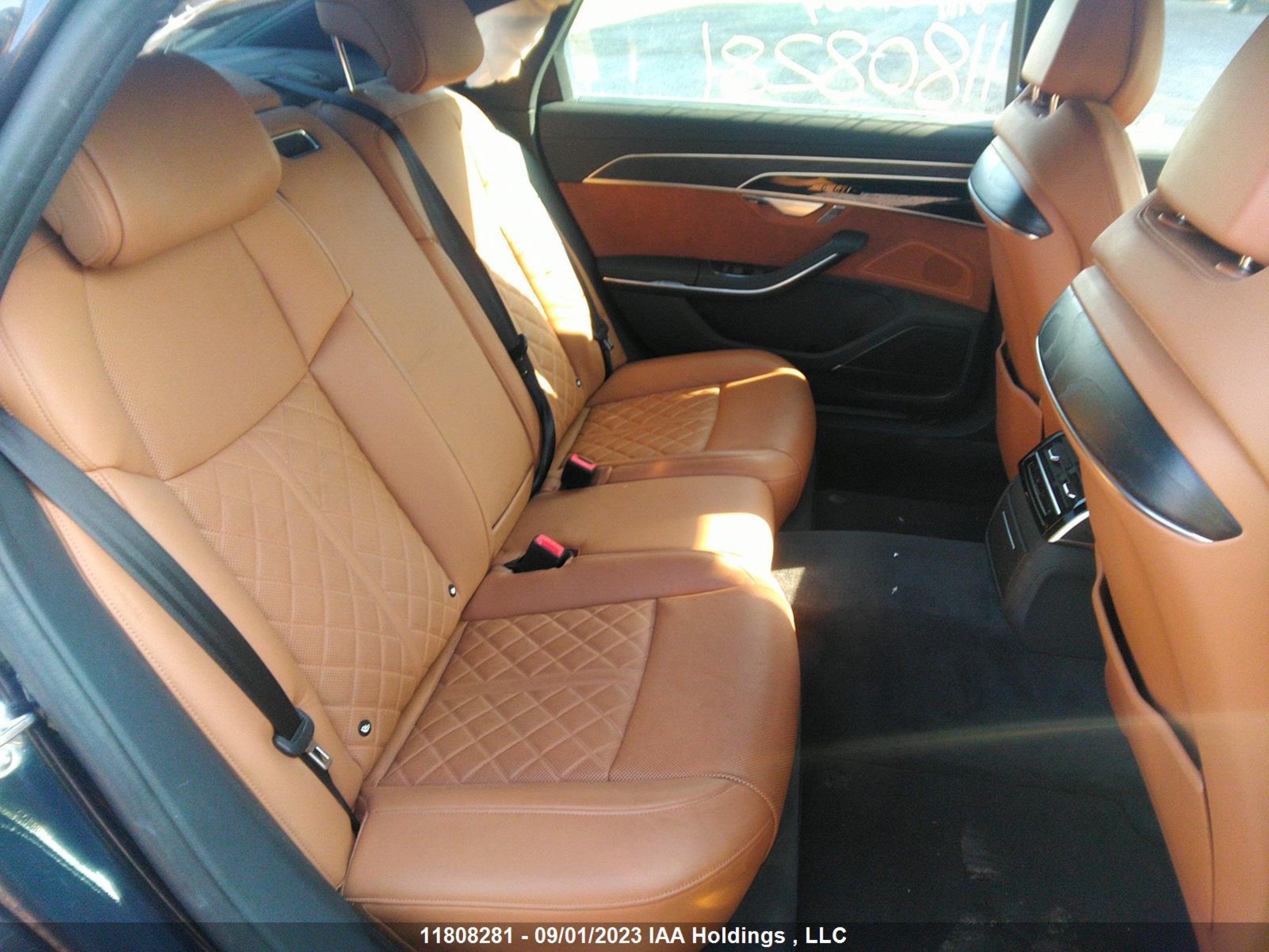 Photo 7 VIN: WAU8DAF86LN012264 - AUDI A8 