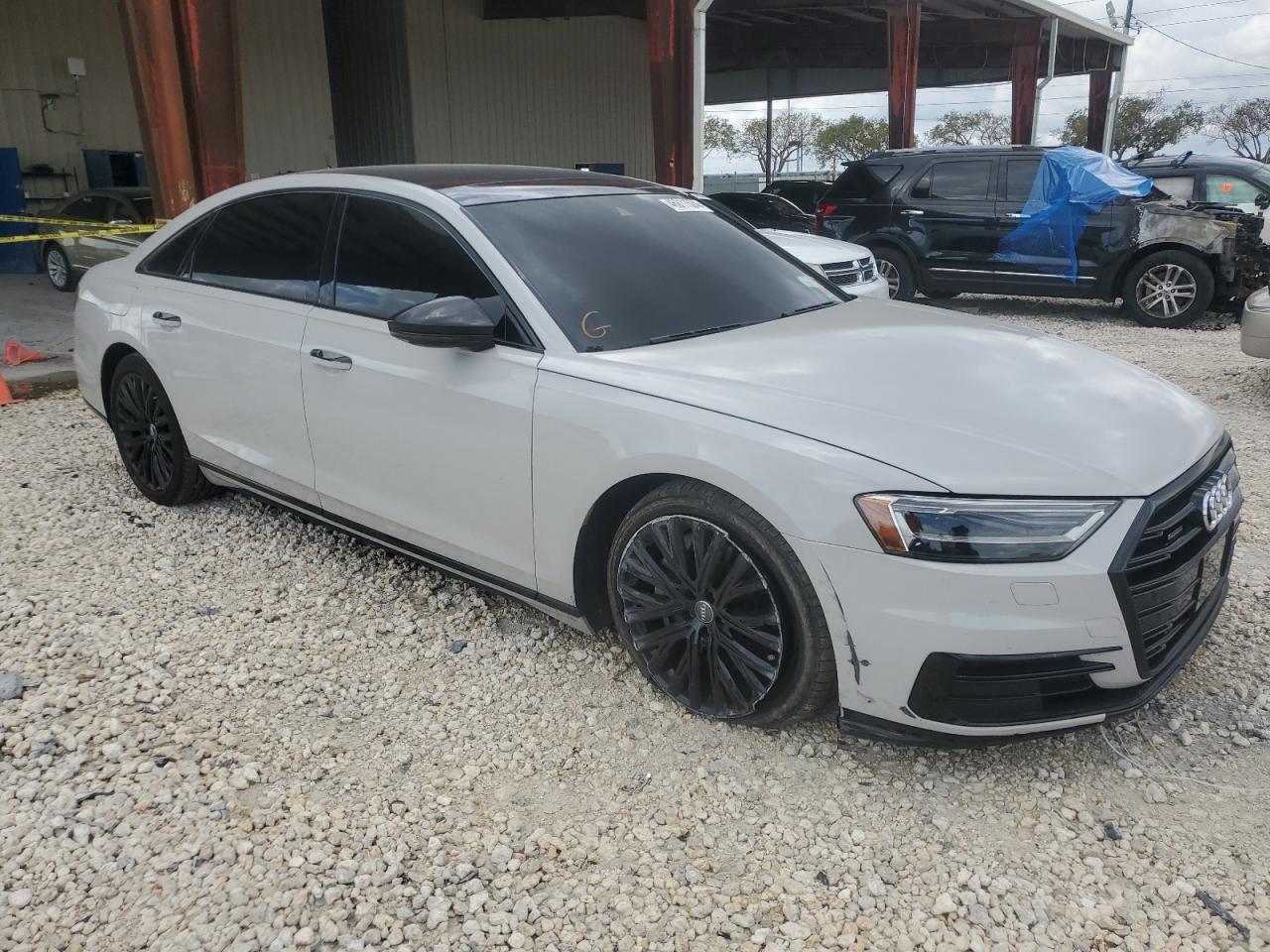 Photo 3 VIN: WAU8DAF88KN005962 - AUDI A8 