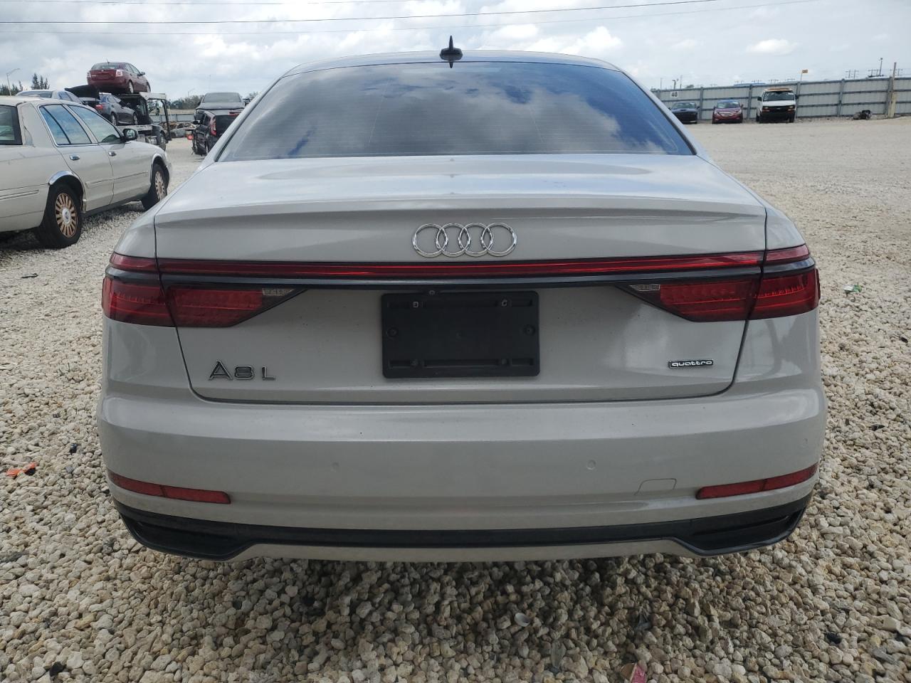 Photo 5 VIN: WAU8DAF88KN005962 - AUDI A8 