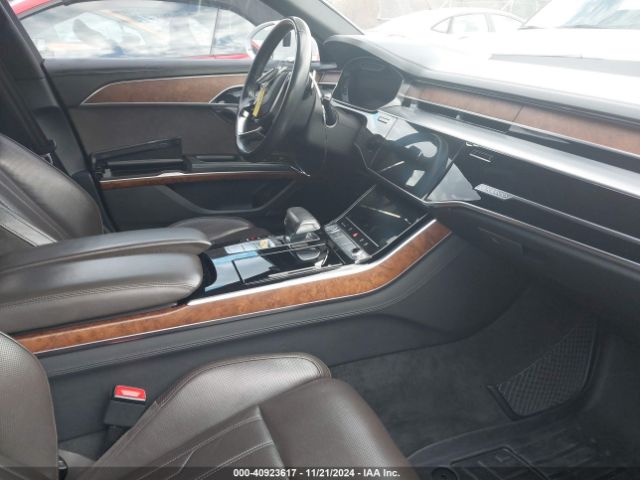 Photo 4 VIN: WAU8DAF8XKN017241 - AUDI A8 