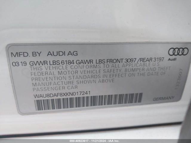 Photo 8 VIN: WAU8DAF8XKN017241 - AUDI A8 