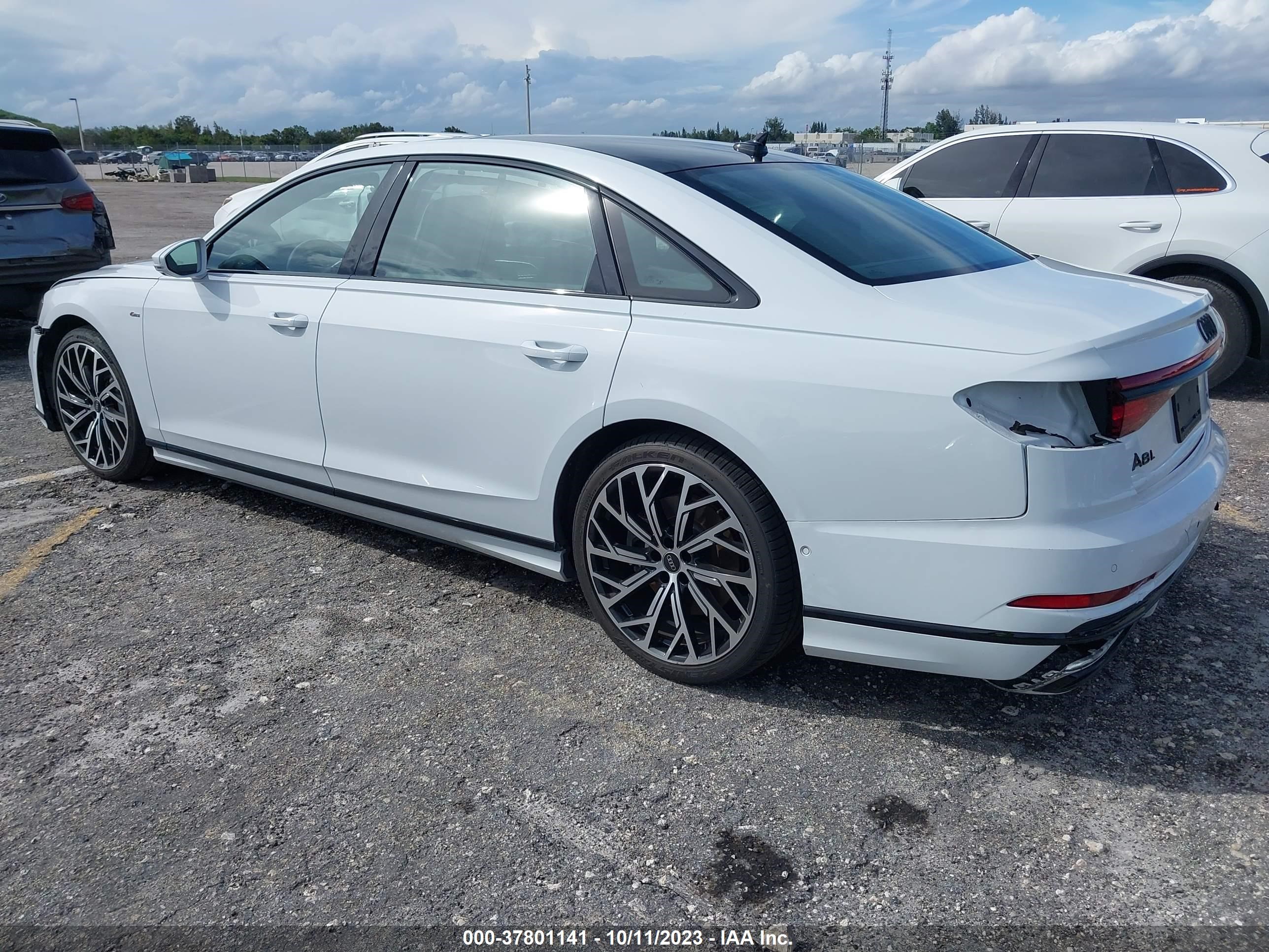 Photo 2 VIN: WAU8DAF8XMN014827 - AUDI A8 