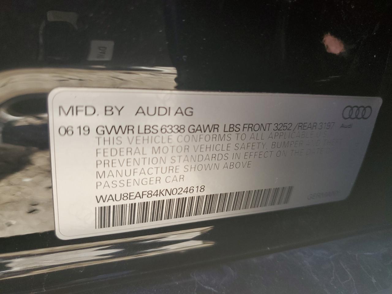 Photo 11 VIN: WAU8EAF84KN024618 - AUDI A8 