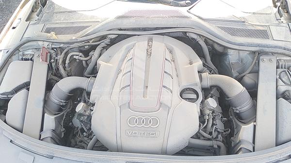 Photo 28 VIN: WAUA2BFD6DN019940 - AUDI S8 