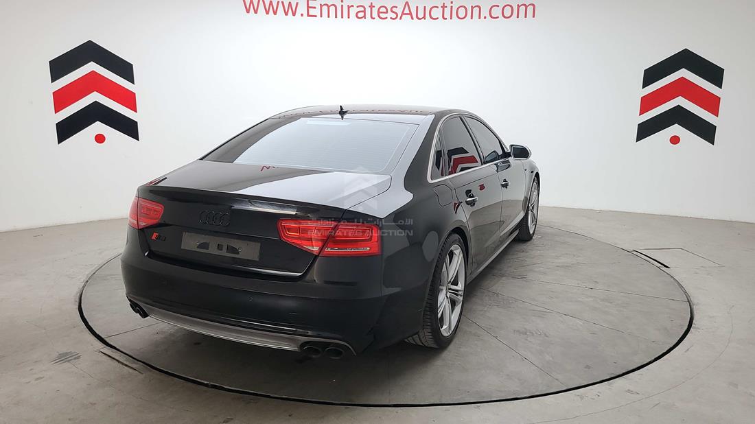 Photo 10 VIN: WAUA2BFD7DN008526 - AUDI S8 