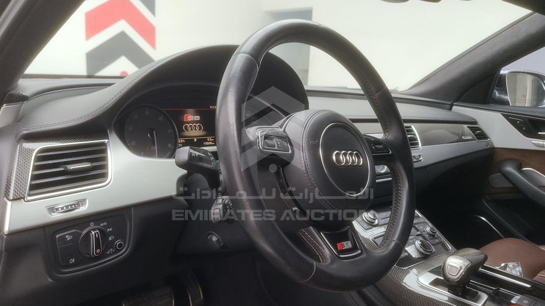 Photo 14 VIN: WAUA2BFD7DN008526 - AUDI S8 