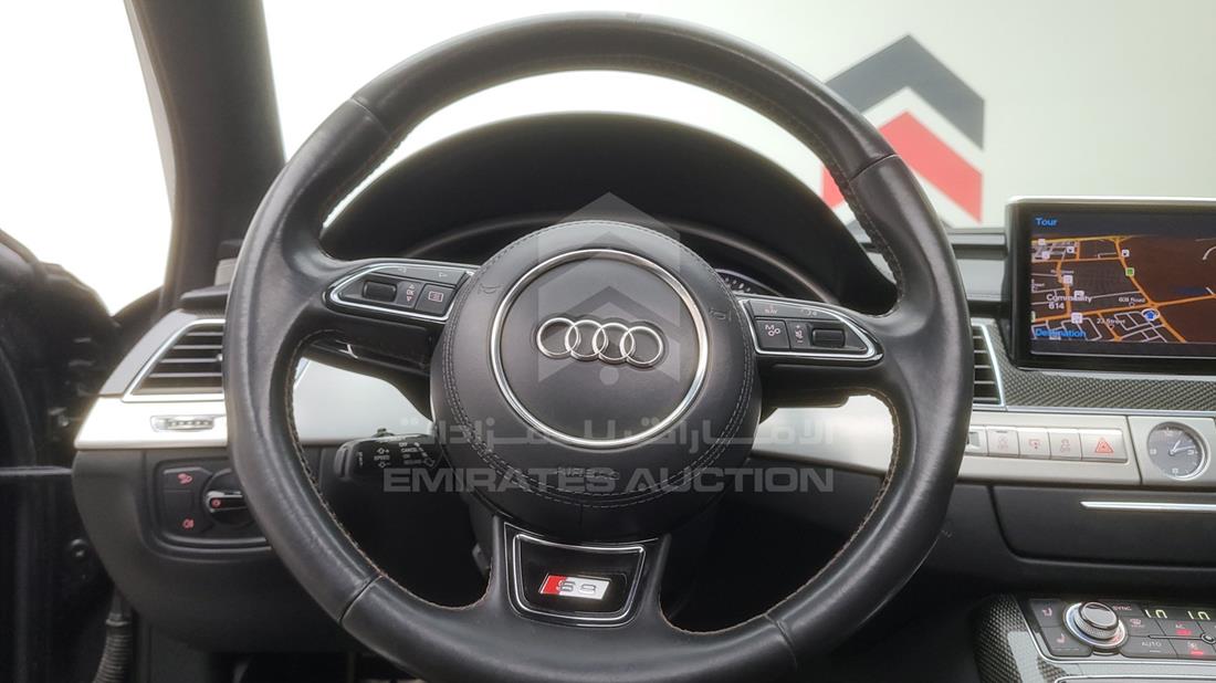 Photo 16 VIN: WAUA2BFD7DN008526 - AUDI S8 