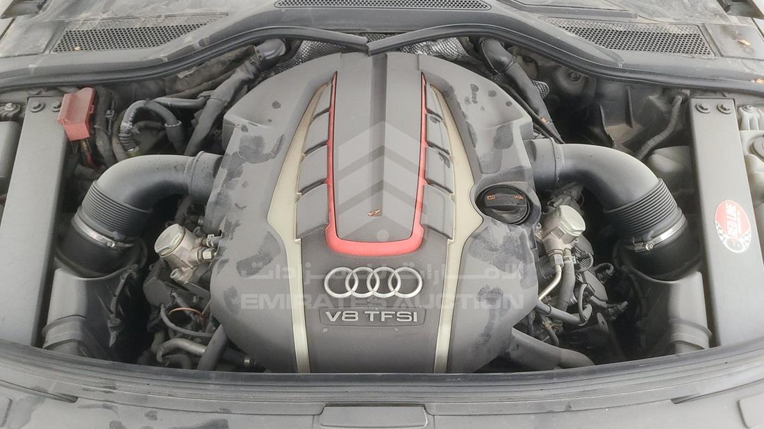 Photo 34 VIN: WAUA2BFD7DN008526 - AUDI S8 