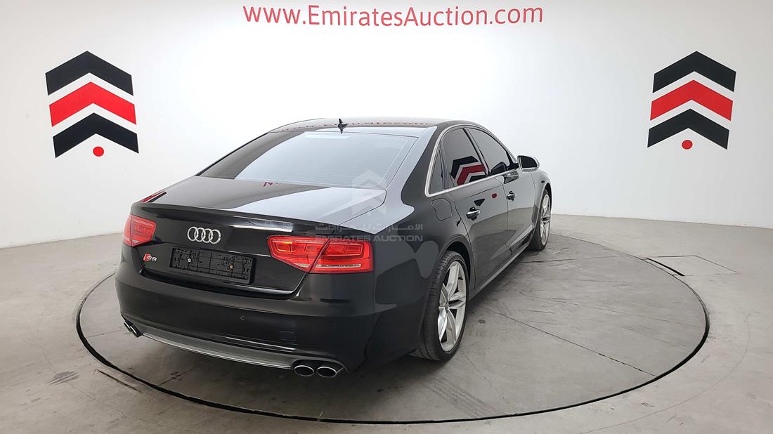 Photo 16 VIN: WAUA2BFD7DN016125 - AUDI S8 