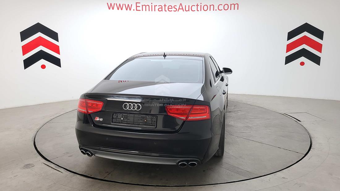 Photo 17 VIN: WAUA2BFD7DN016125 - AUDI S8 