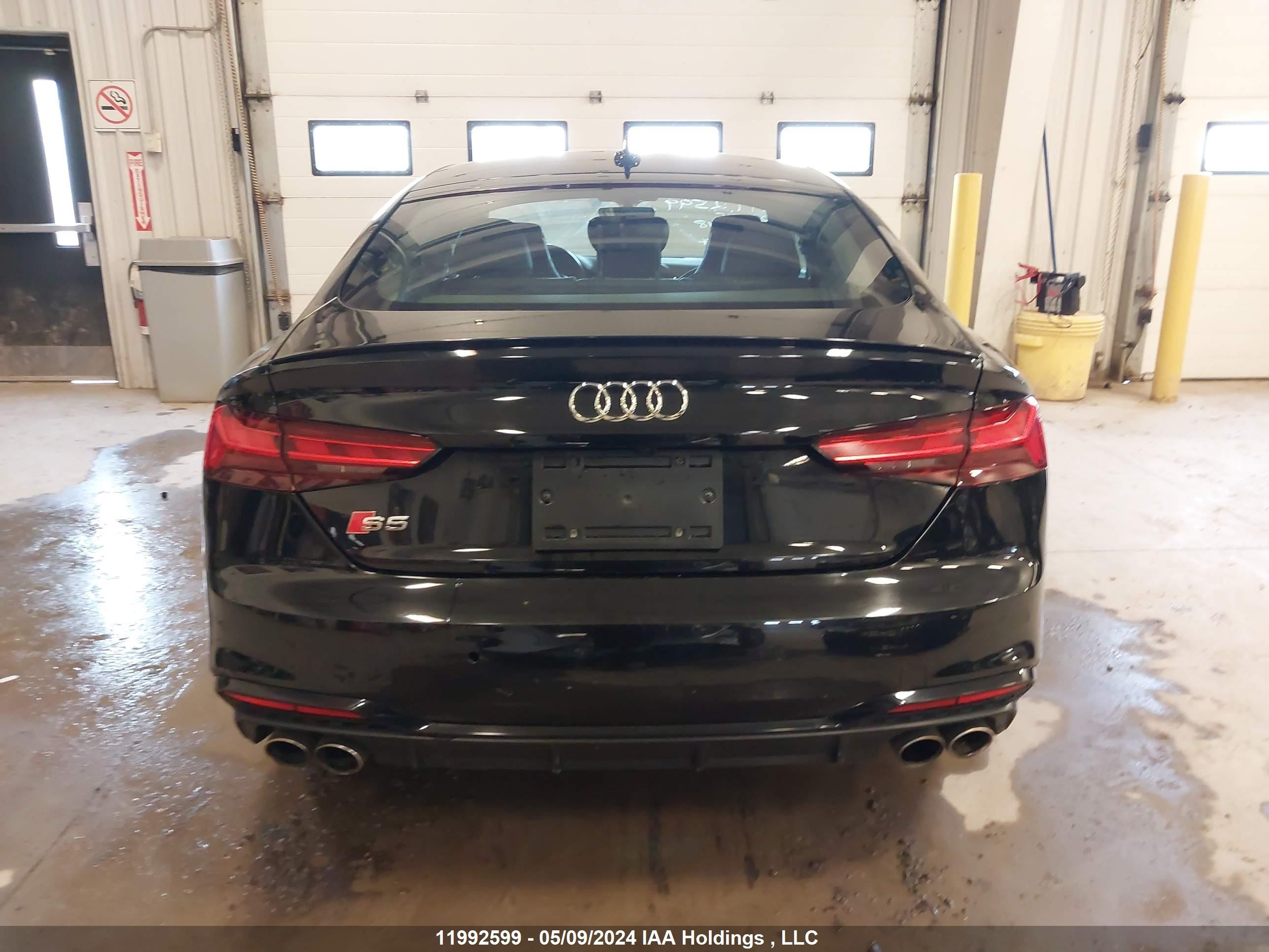 Photo 16 VIN: WAUA4CF55MA049818 - AUDI S5 