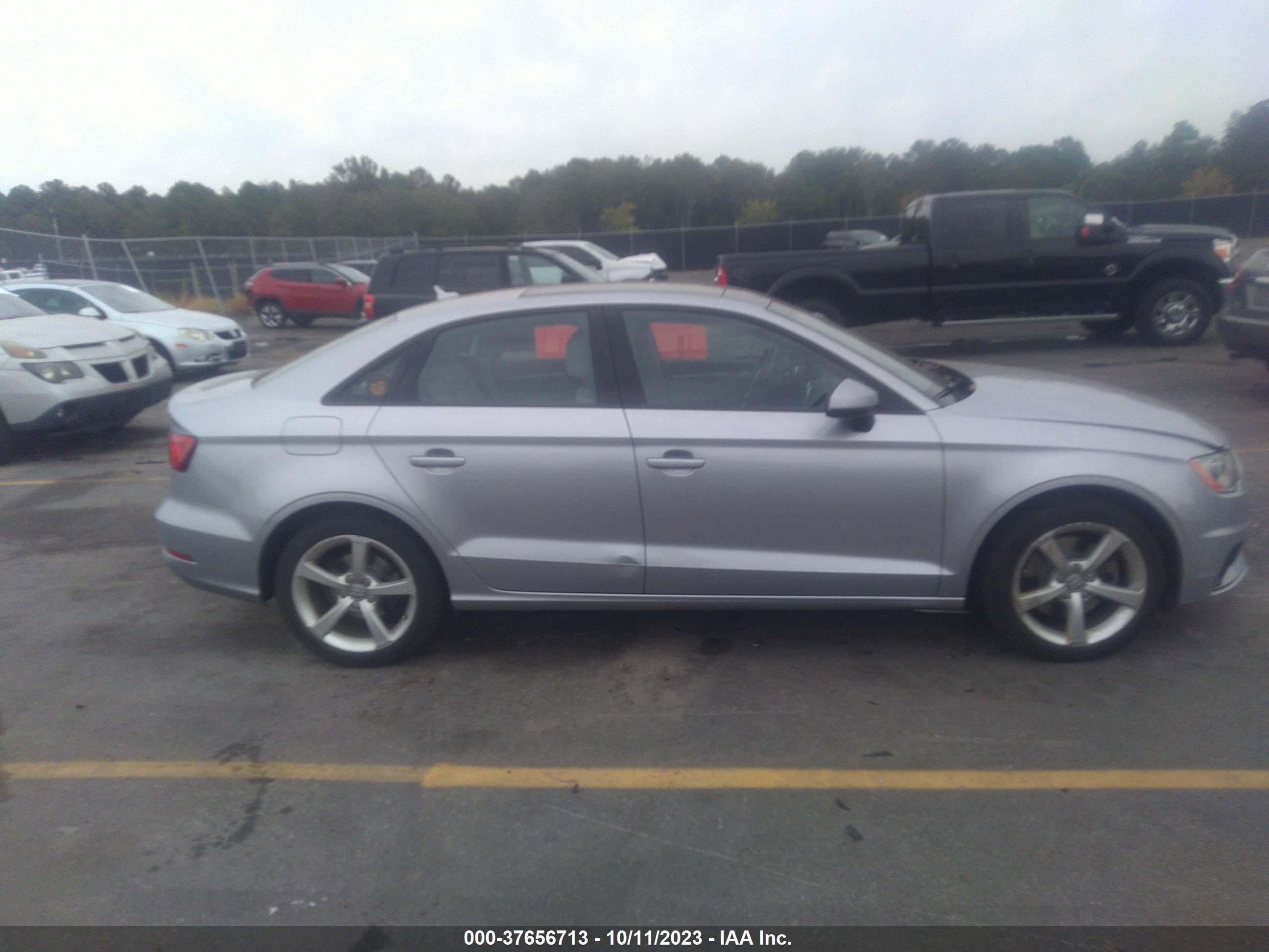 Photo 12 VIN: WAUA7GFF1G1063033 - AUDI A3 