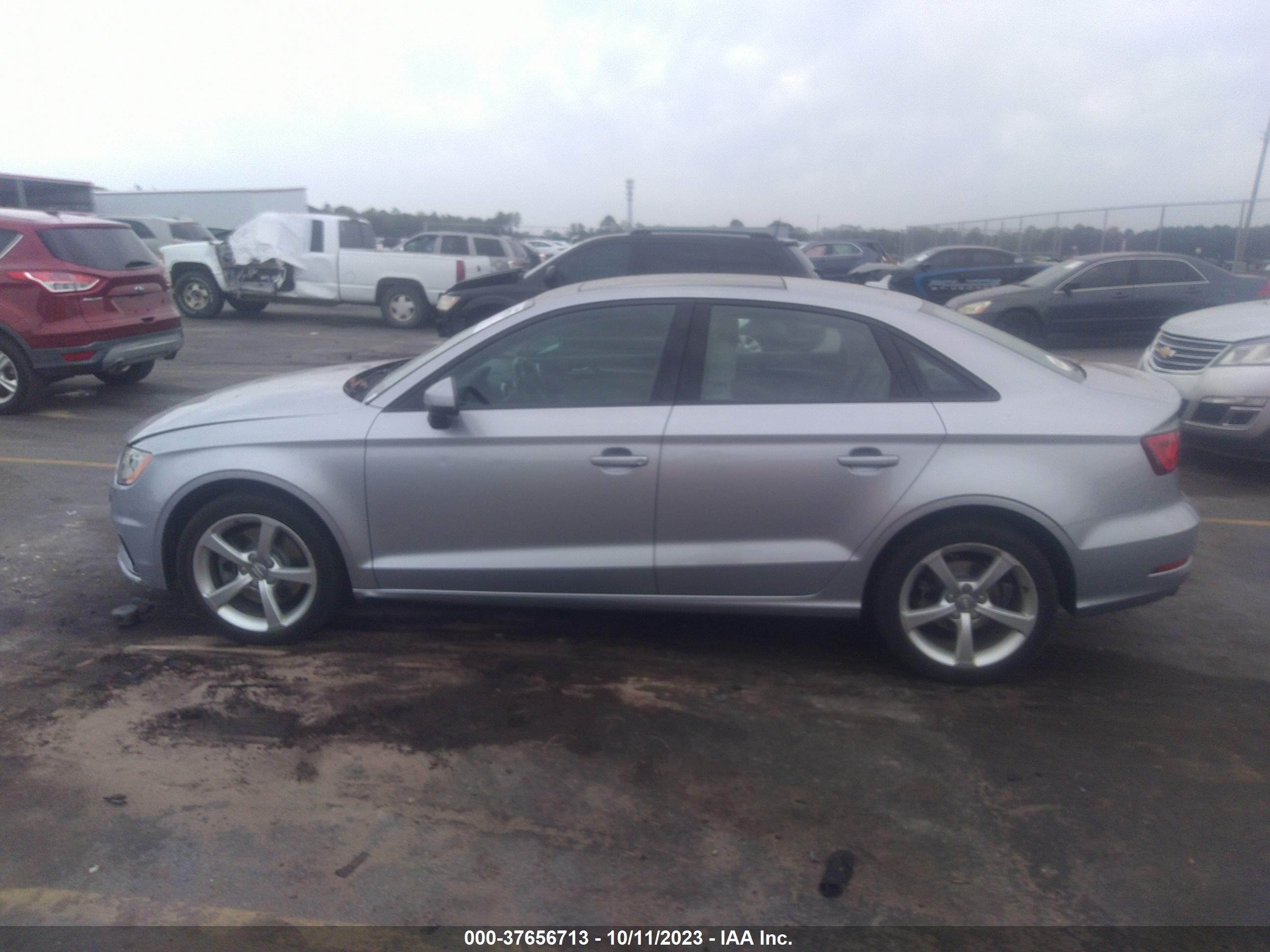 Photo 13 VIN: WAUA7GFF1G1063033 - AUDI A3 