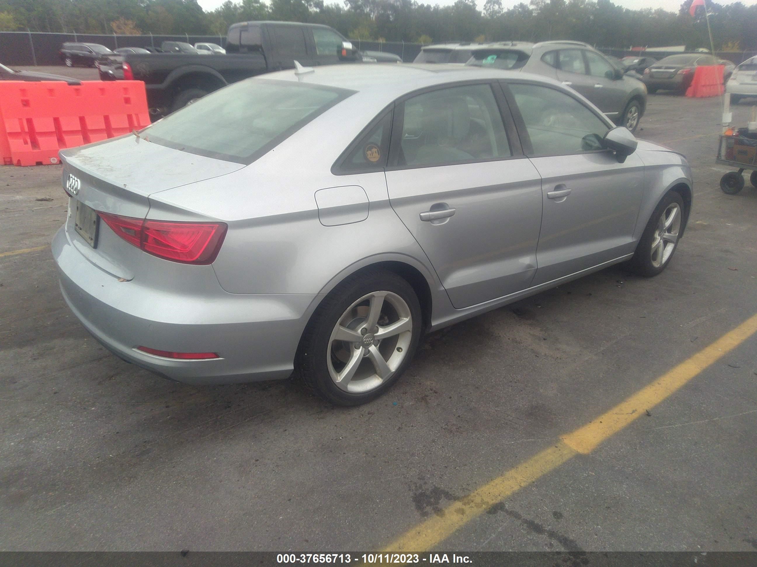 Photo 3 VIN: WAUA7GFF1G1063033 - AUDI A3 