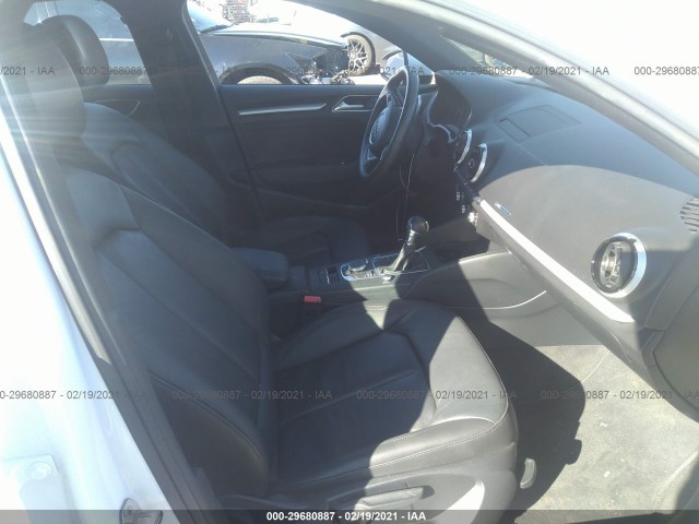 Photo 4 VIN: WAUA7GFF1G1117818 - AUDI A3 