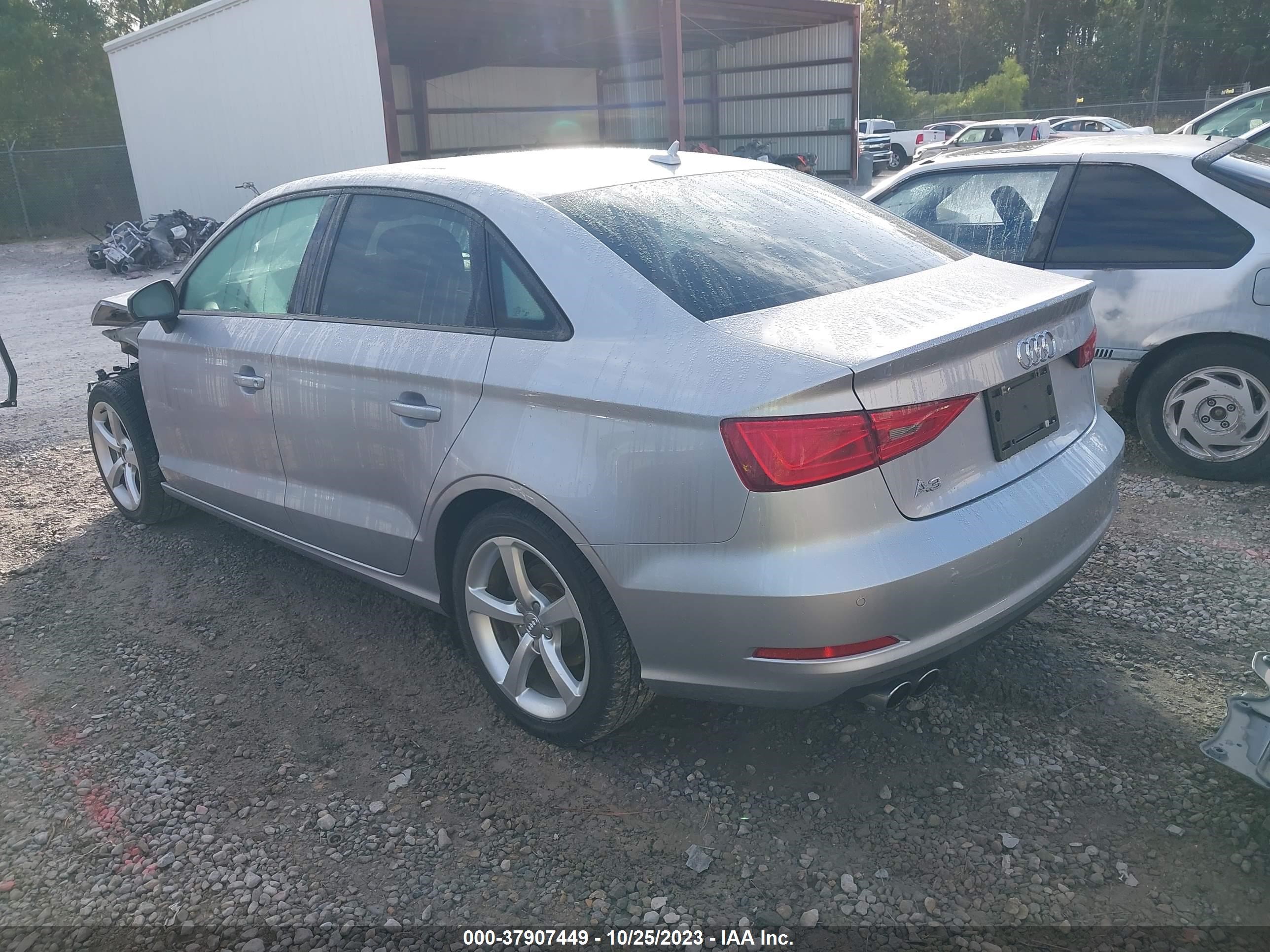 Photo 2 VIN: WAUA7GFF2G1047178 - AUDI A3 