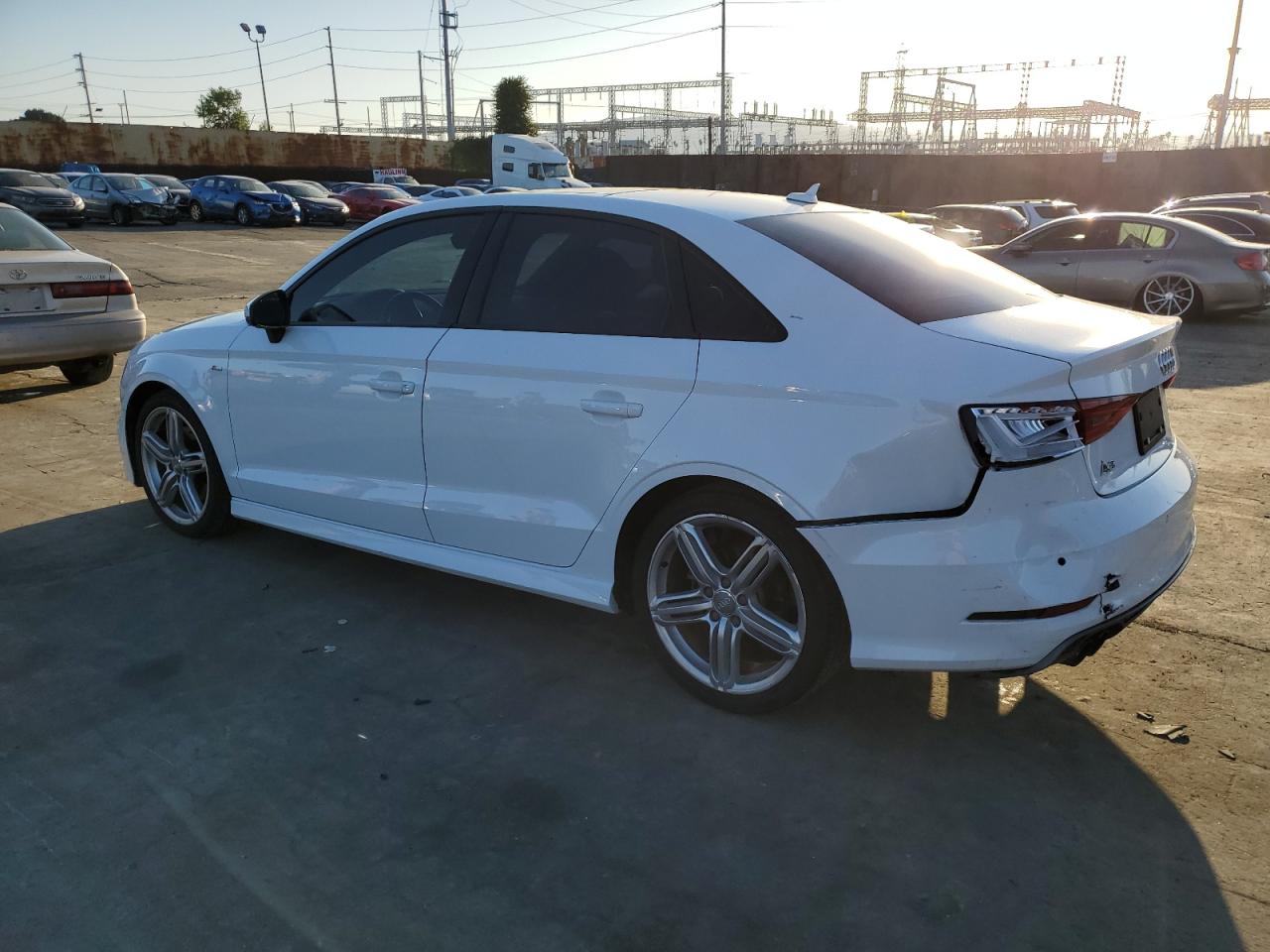 Photo 1 VIN: WAUA7GFF3G1101913 - AUDI A3 