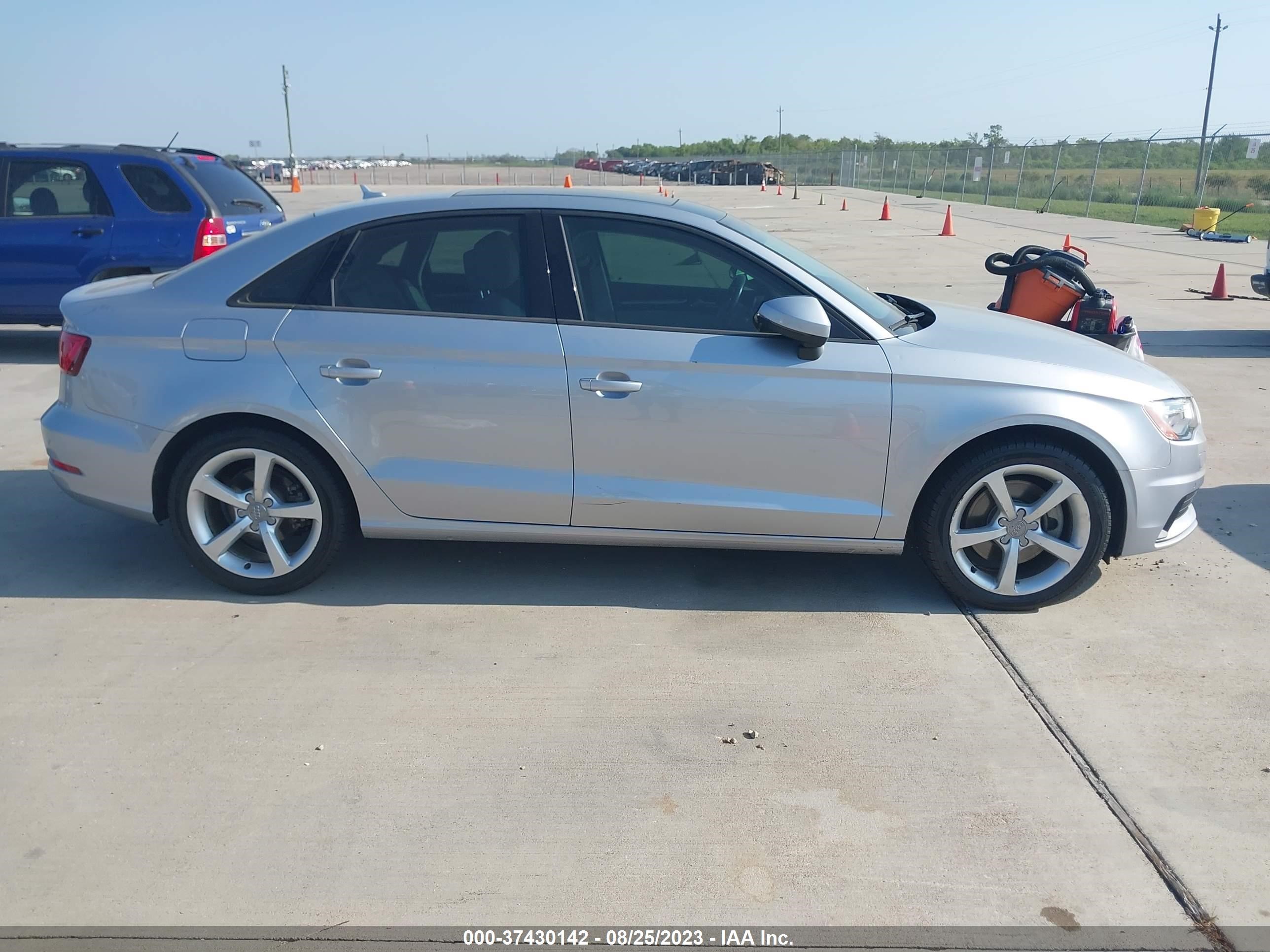 Photo 12 VIN: WAUA7GFF9G1112530 - AUDI A3 