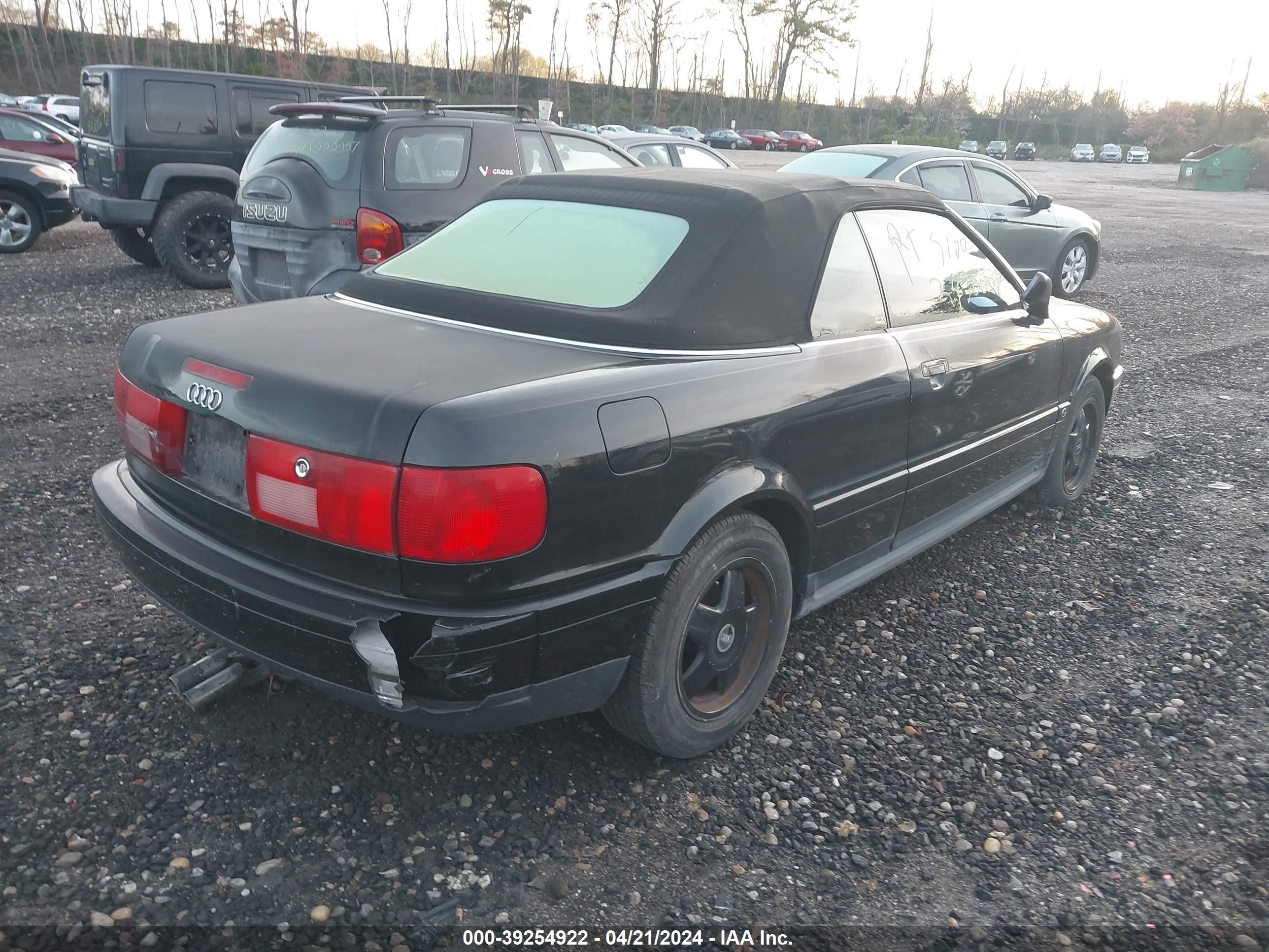 Photo 3 VIN: WAUAA88G3SA003339 - AUDI CABRIOLET 