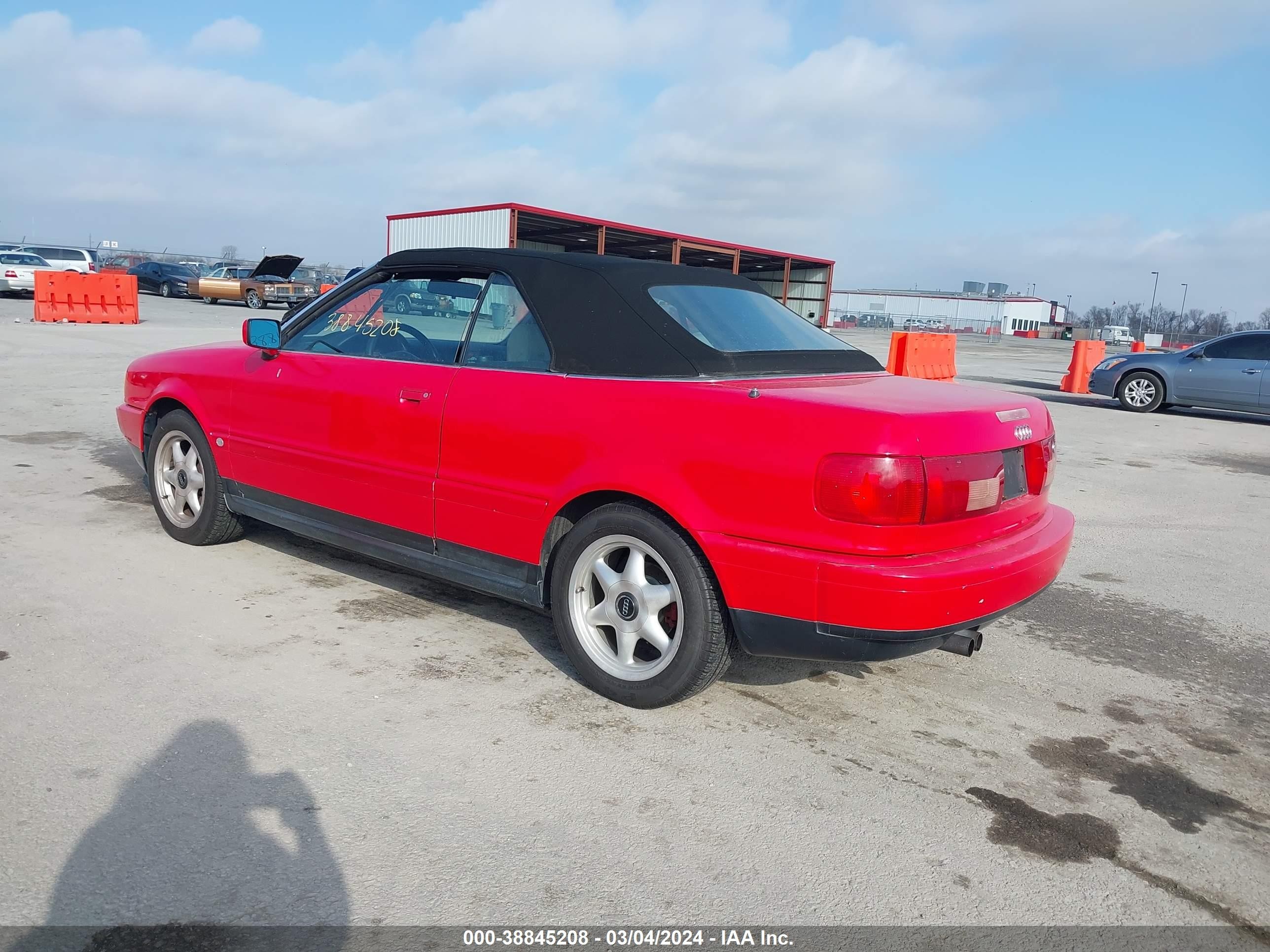 Photo 2 VIN: WAUAA88G3VN003371 - AUDI CABRIOLET 