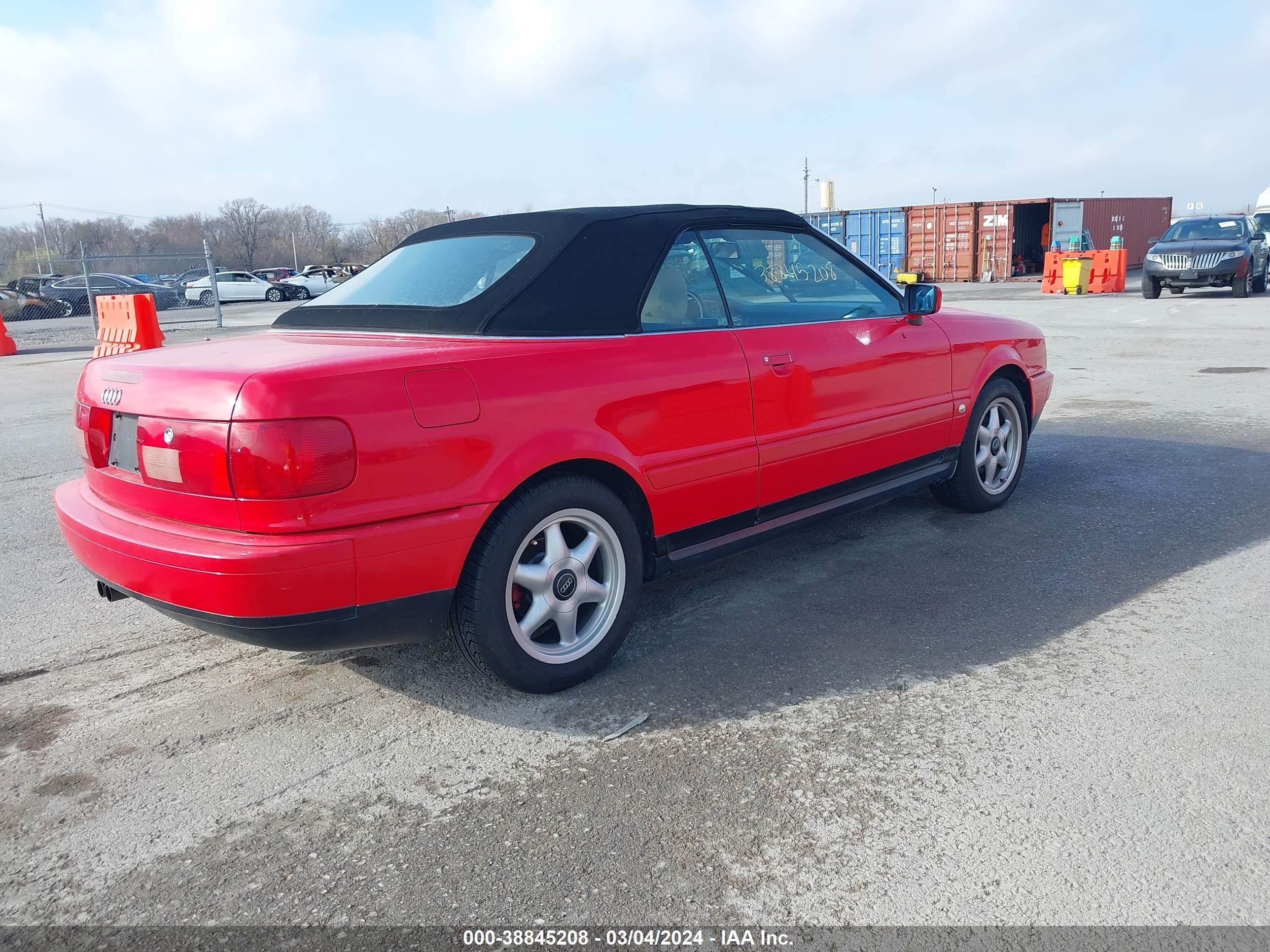 Photo 3 VIN: WAUAA88G3VN003371 - AUDI CABRIOLET 