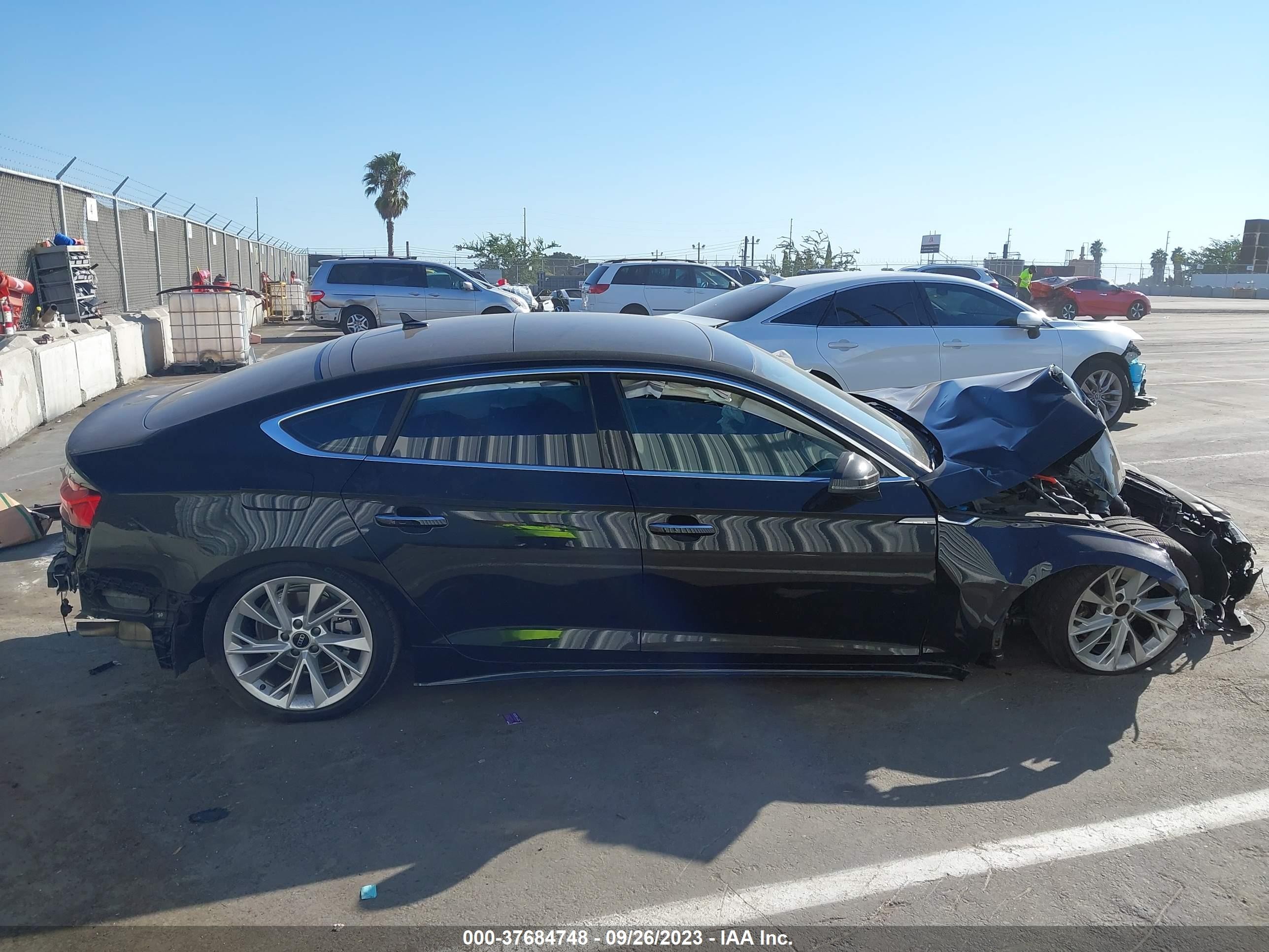 Photo 13 VIN: WAUABCF59NA007949 - AUDI A5 