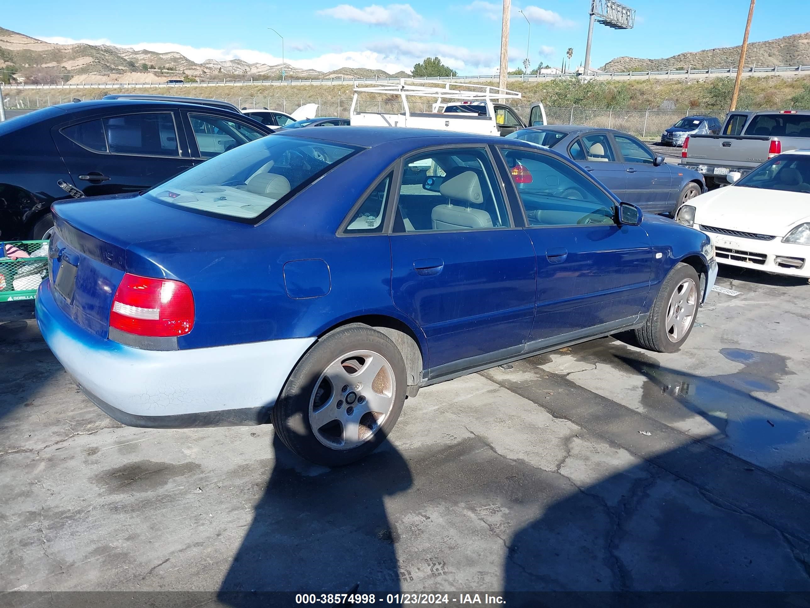 Photo 3 VIN: WAUAC68D01A133131 - AUDI A4 