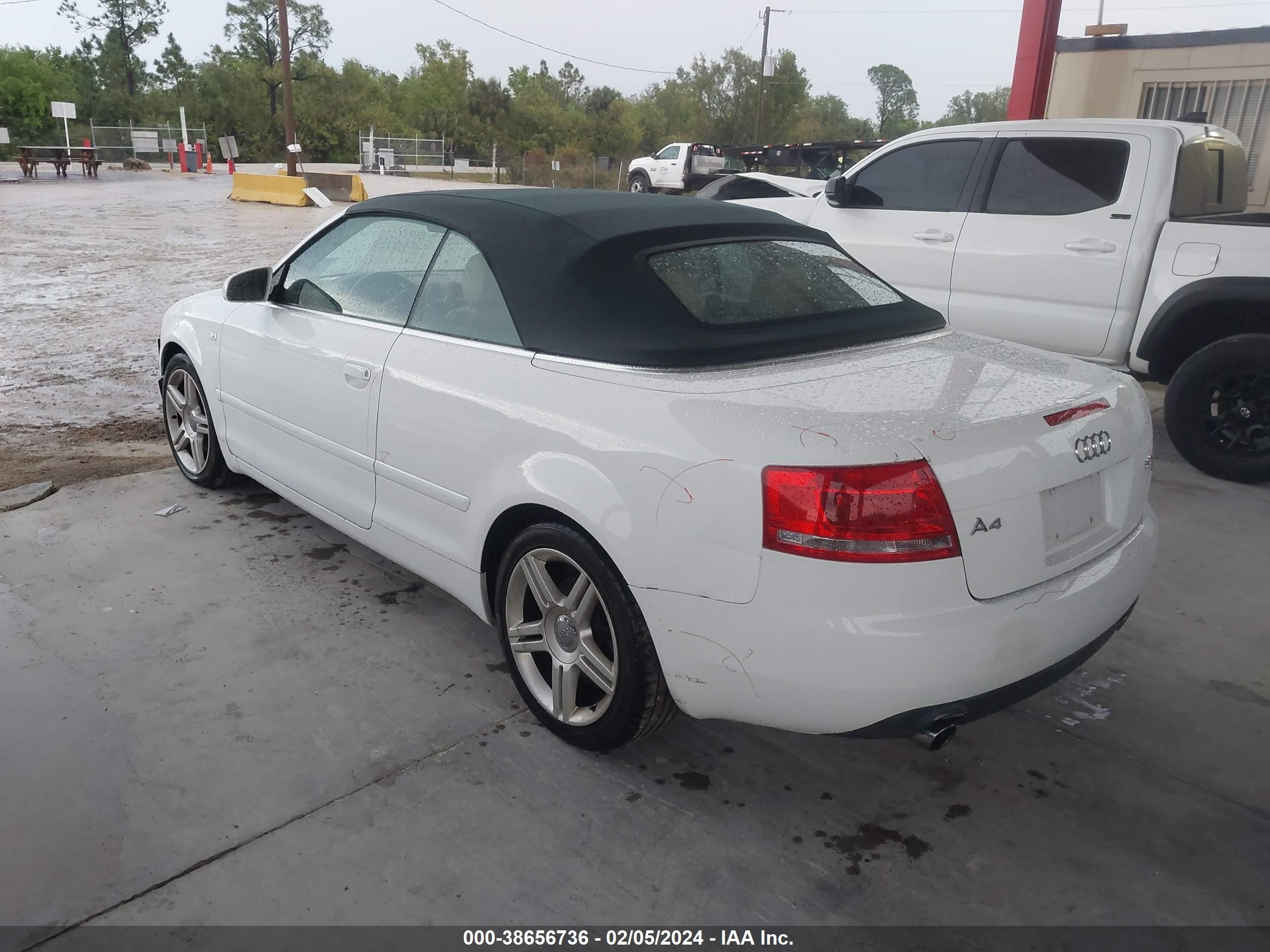 Photo 2 VIN: WAUAF48H77K015868 - AUDI A4 